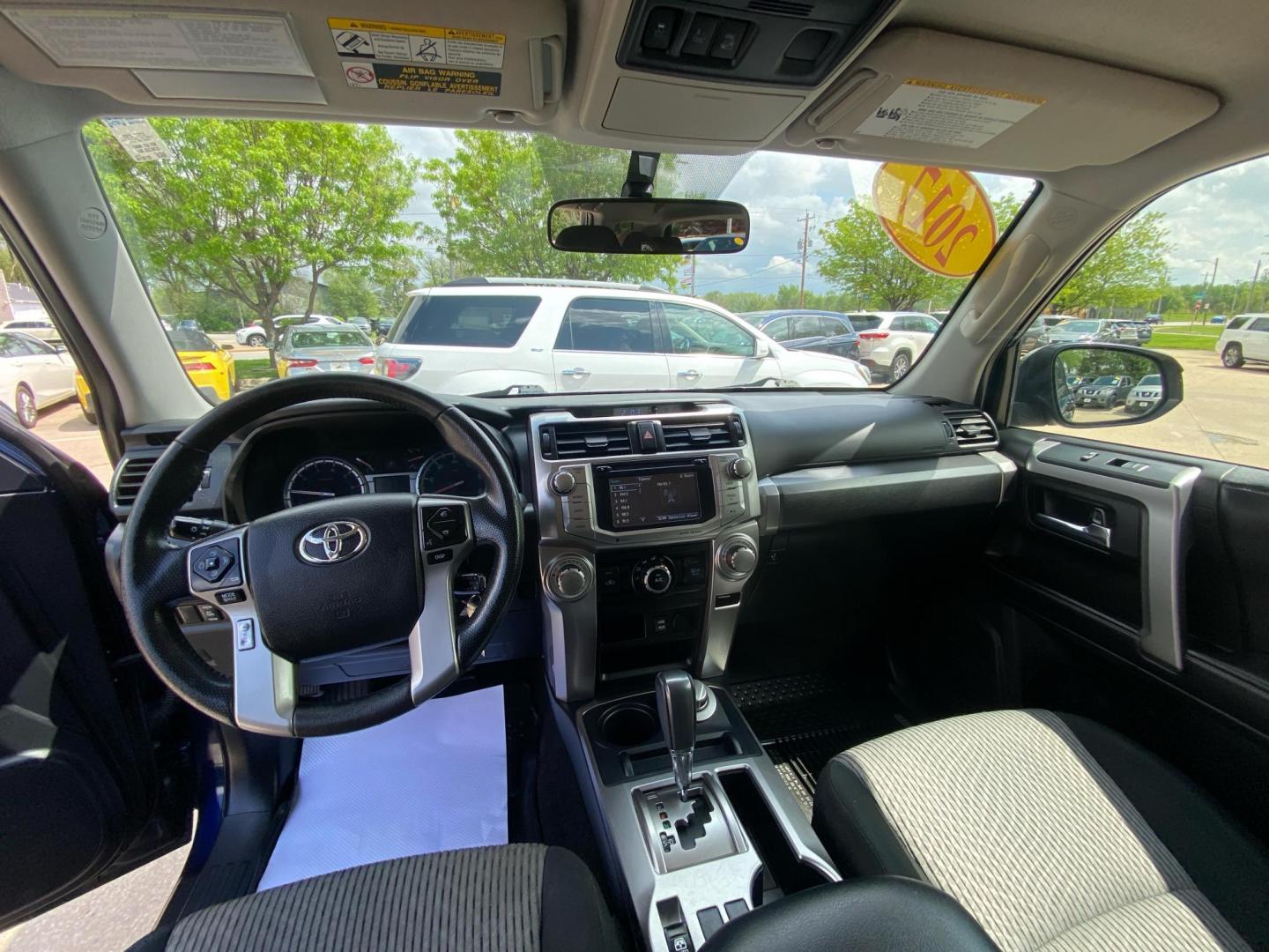 2017 BLUE TOYOTA 4RUNNER SR5/SR5 PREMIUM (JTEBU5JR8H5) with an 4.0L engine, Automatic transmission, located at 908 SE 14th Street, Des Moines, IA, 50317, (515) 281-0330, 41.580303, -93.597046 - Photo#21