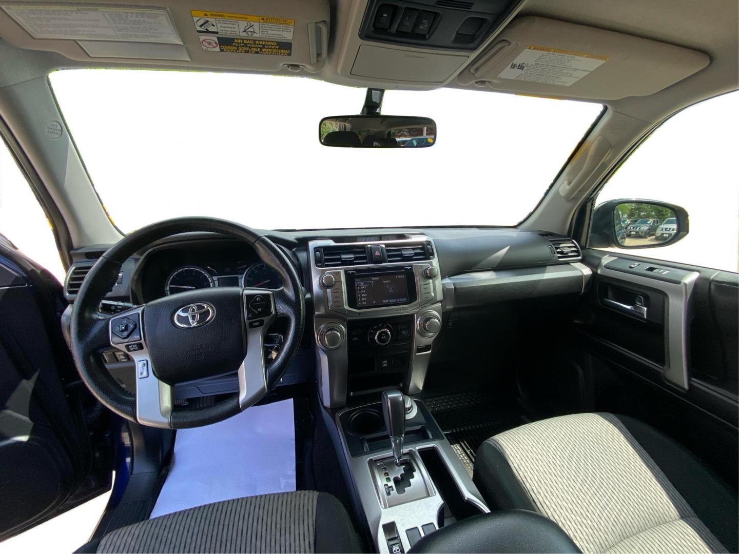 2017 BLUE TOYOTA 4RUNNER SR5/SR5 PREMIUM (JTEBU5JR8H5) with an 4.0L engine, Automatic transmission, located at 908 SE 14th Street, Des Moines, IA, 50317, (515) 281-0330, 41.580303, -93.597046 - Photo#22