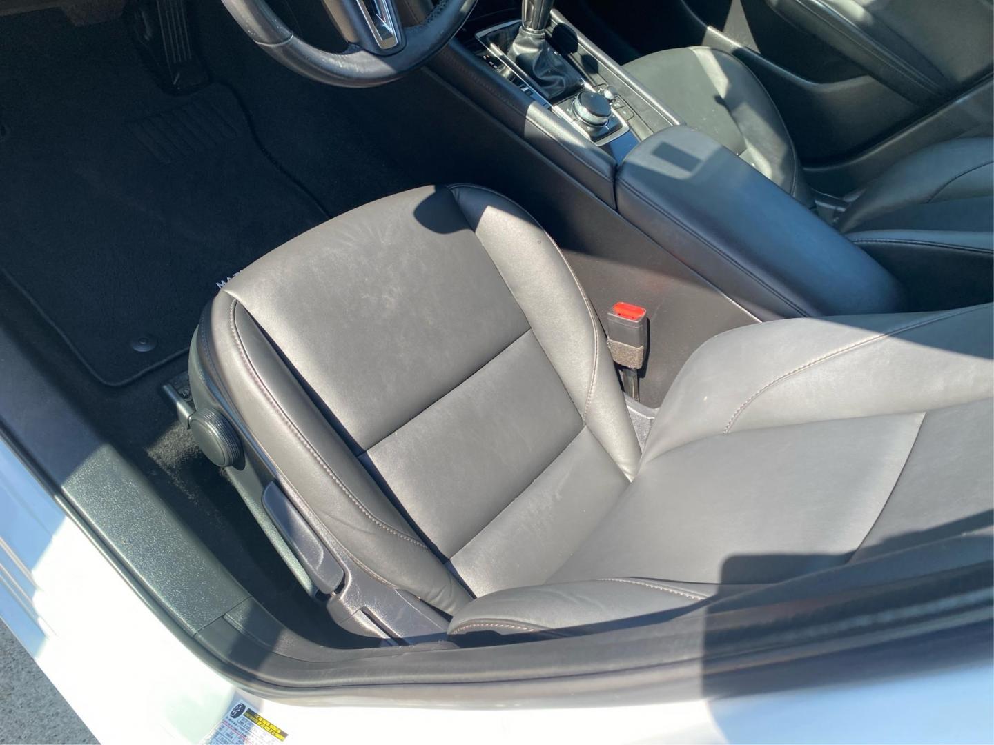 2024 PEARL MAZDA 3 SELECT SPORT (3MZBPABM0RM) with an 2.5L engine, Automatic transmission, located at 908 SE 14th Street, Des Moines, IA, 50317, (515) 281-0330, 41.580303, -93.597046 - Photo#18