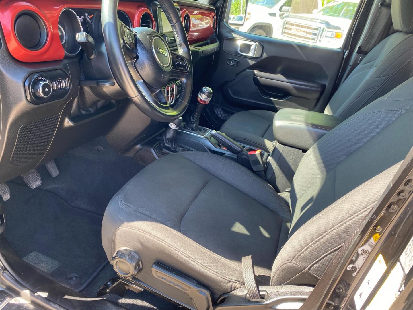 2018 BLACK JEEP WRANGLER UNLIMI SPORT (1C4HJXDG3JW) with an 3.6L engine, Automatic transmission, located at 908 SE 14th Street, Des Moines, IA, 50317, (515) 281-0330, 41.580303, -93.597046 - Photo#8