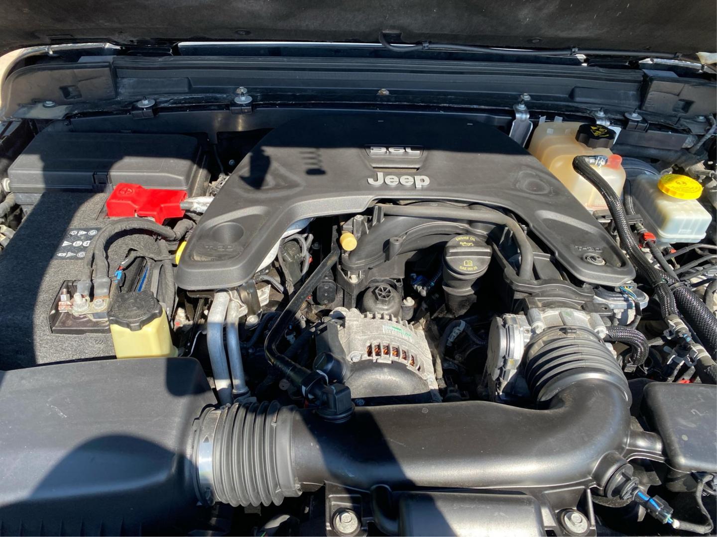 2018 BLACK JEEP WRANGLER UNLIMI SPORT (1C4HJXDG3JW) with an 3.6L engine, Automatic transmission, located at 908 SE 14th Street, Des Moines, IA, 50317, (515) 281-0330, 41.580303, -93.597046 - Photo#10