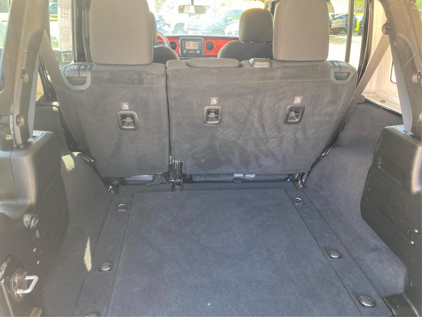2018 BLACK JEEP WRANGLER UNLIMI SPORT (1C4HJXDG3JW) with an 3.6L engine, Automatic transmission, located at 908 SE 14th Street, Des Moines, IA, 50317, (515) 281-0330, 41.580303, -93.597046 - Photo#12