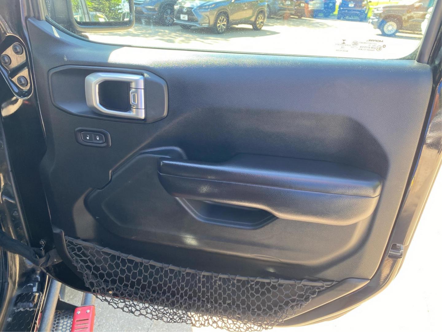 2018 BLACK JEEP WRANGLER UNLIMI SPORT (1C4HJXDG3JW) with an 3.6L engine, Automatic transmission, located at 908 SE 14th Street, Des Moines, IA, 50317, (515) 281-0330, 41.580303, -93.597046 - Photo#20