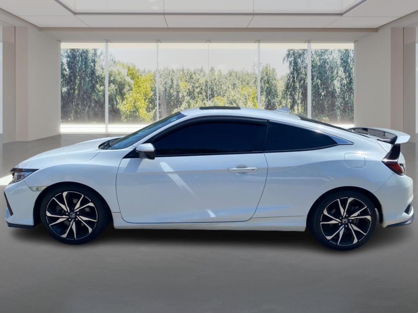 2018 WHITE HONDA CIVIC SI (2HGFC3A55JH) with an 1.5L engine, 6-Speed Manual transmission, located at 908 SE 14th Street, Des Moines, IA, 50317, (515) 281-0330, 41.580303, -93.597046 - Photo#5