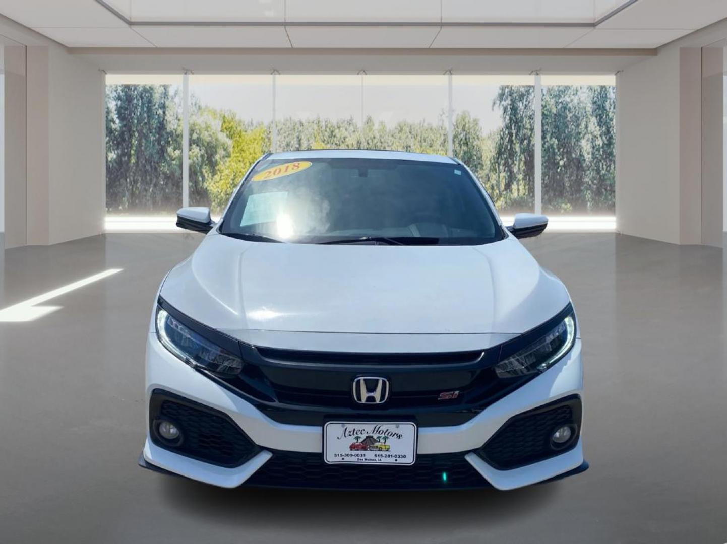 2018 WHITE HONDA CIVIC SI (2HGFC3A55JH) with an 1.5L engine, 6-Speed Manual transmission, located at 908 SE 14th Street, Des Moines, IA, 50317, (515) 281-0330, 41.580303, -93.597046 - Photo#6