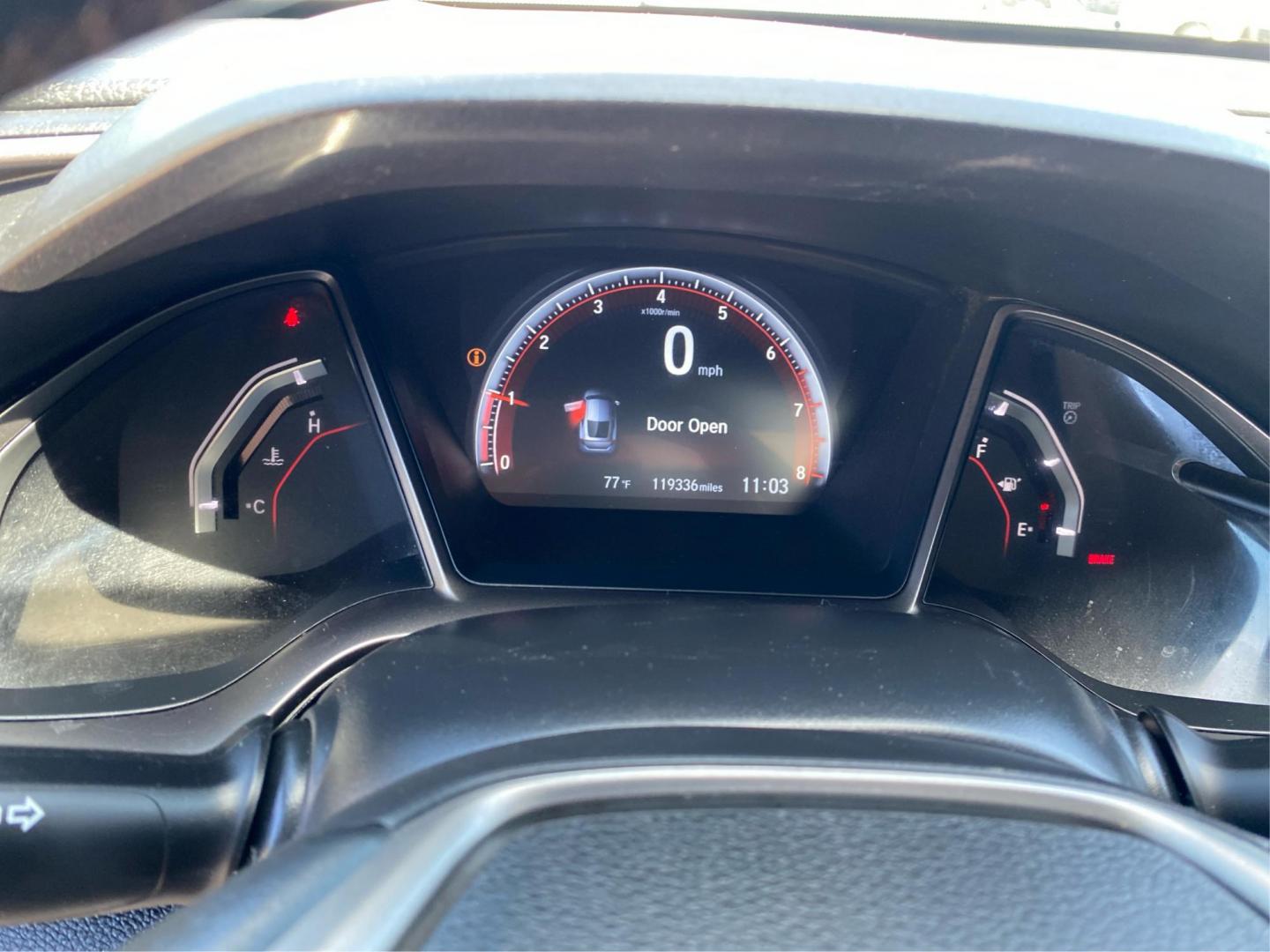 2018 WHITE HONDA CIVIC SI (2HGFC3A55JH) with an 1.5L engine, 6-Speed Manual transmission, located at 908 SE 14th Street, Des Moines, IA, 50317, (515) 281-0330, 41.580303, -93.597046 - Photo#15