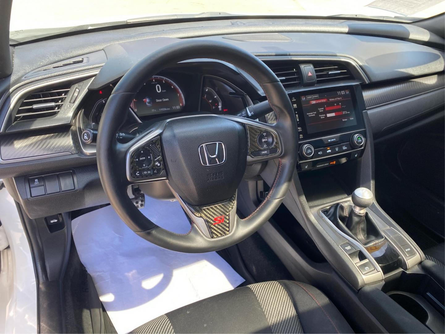 2018 WHITE HONDA CIVIC SI (2HGFC3A55JH) with an 1.5L engine, 6-Speed Manual transmission, located at 908 SE 14th Street, Des Moines, IA, 50317, (515) 281-0330, 41.580303, -93.597046 - Photo#16