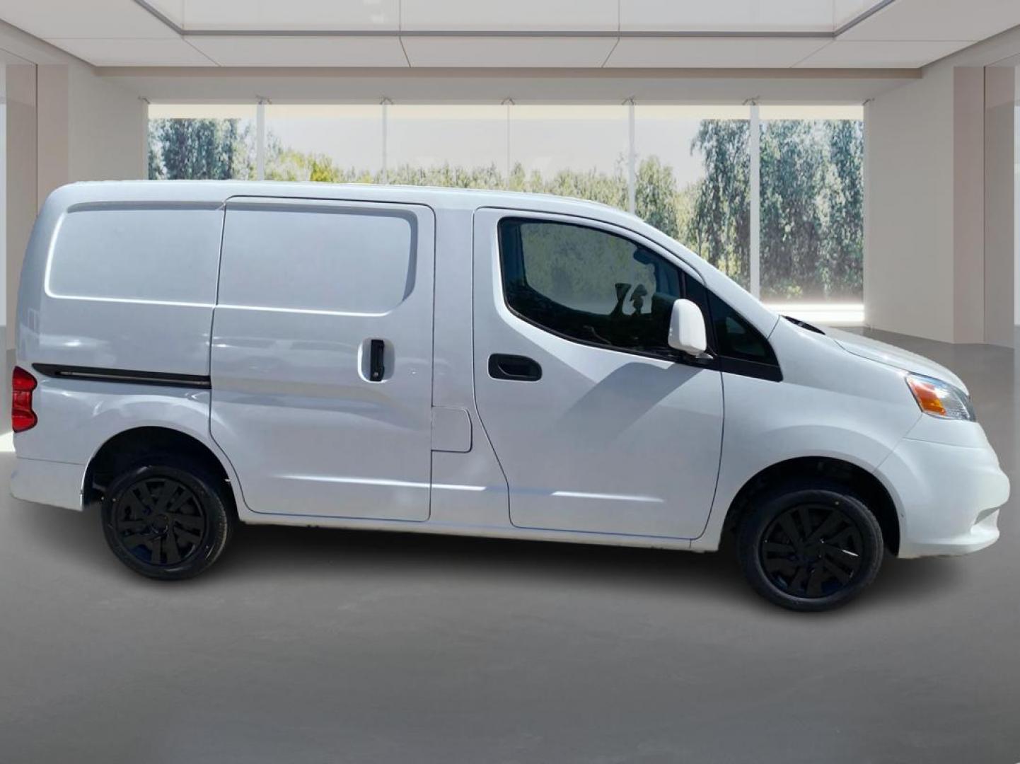 2020 WHITE NISSAN NV200 2.5S (3N6CM0KNXLK) with an 2.0L engine, Automatic transmission, located at 908 SE 14th Street, Des Moines, IA, 50317, (515) 281-0330, 41.580303, -93.597046 - Photo#1