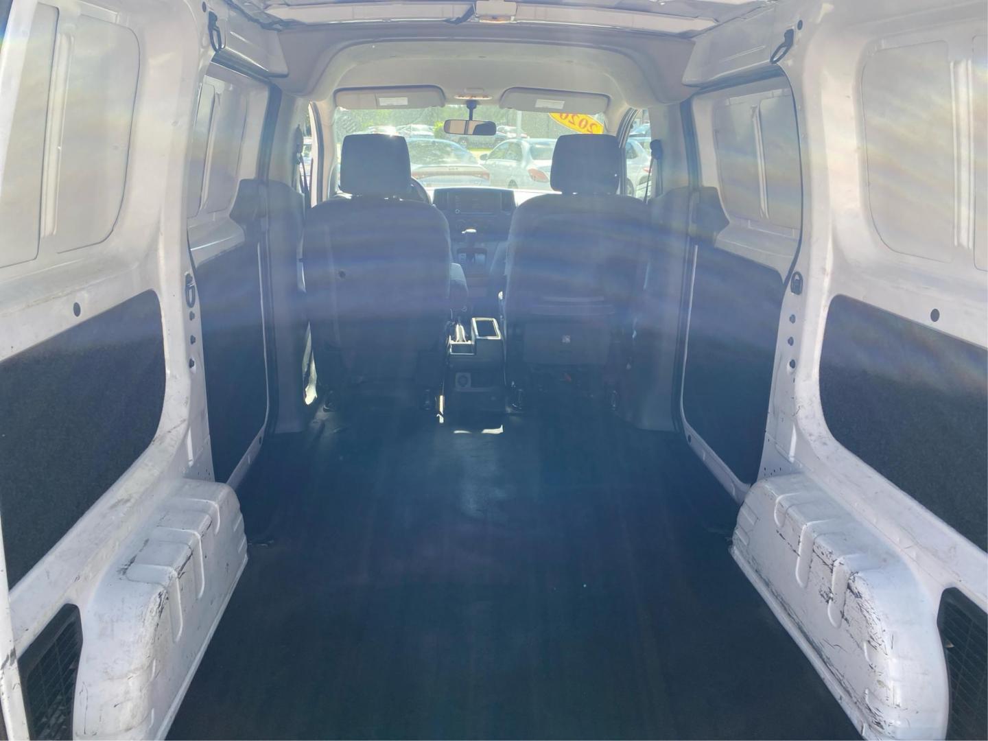 2020 WHITE NISSAN NV200 2.5S (3N6CM0KNXLK) with an 2.0L engine, Automatic transmission, located at 908 SE 14th Street, Des Moines, IA, 50317, (515) 281-0330, 41.580303, -93.597046 - Photo#11