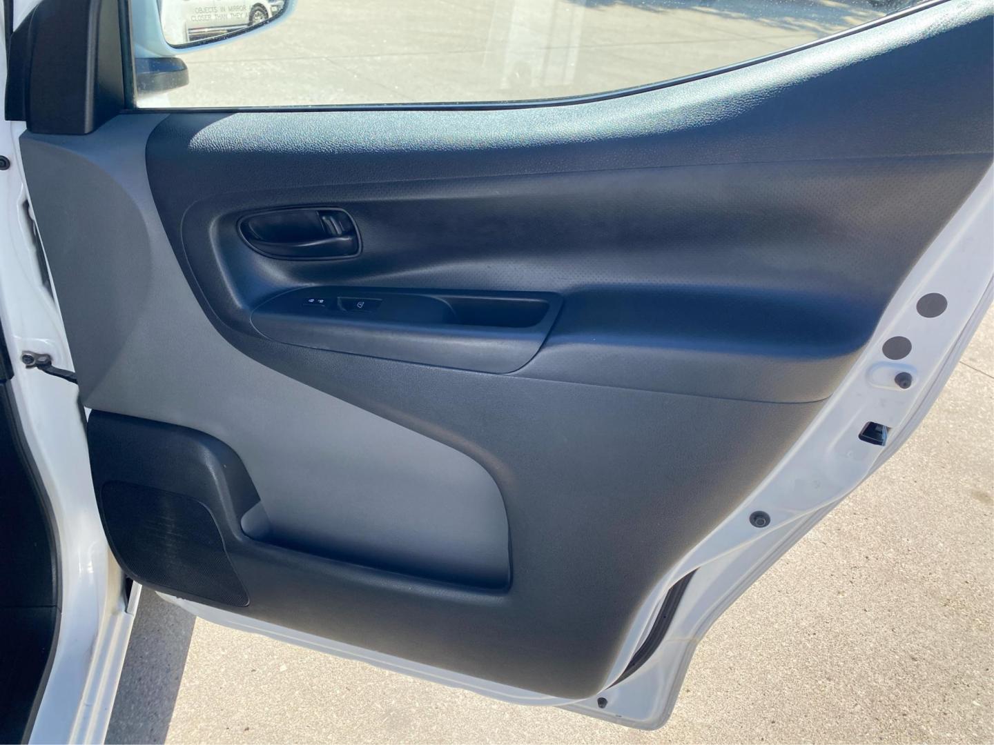 2020 WHITE NISSAN NV200 2.5S (3N6CM0KNXLK) with an 2.0L engine, Automatic transmission, located at 908 SE 14th Street, Des Moines, IA, 50317, (515) 281-0330, 41.580303, -93.597046 - Photo#18