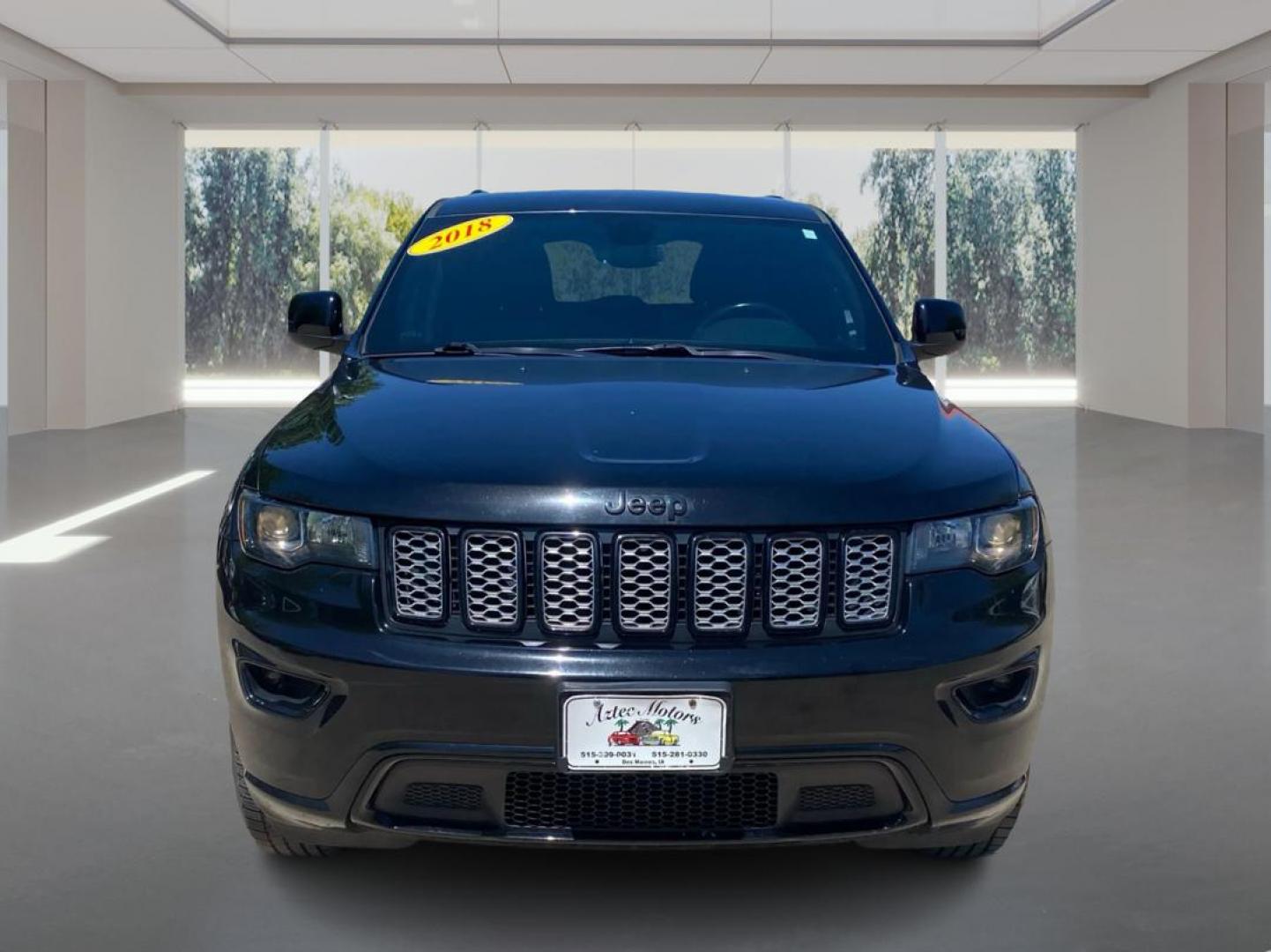 2018 BLACK JEEP GRAND CHEROKEE ALTITUDE (1C4RJEAG3JC) with an 3.6L engine, Automatic transmission, located at 908 SE 14th Street, Des Moines, IA, 50317, (515) 281-0330, 41.580303, -93.597046 - Photo#6