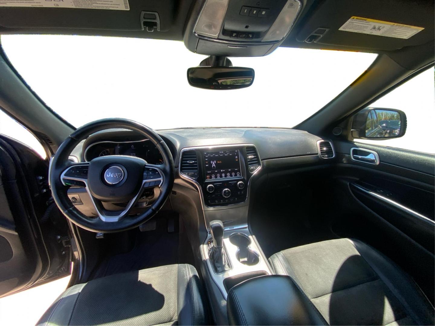 2018 BLACK JEEP GRAND CHEROKEE ALTITUDE (1C4RJEAG3JC) with an 3.6L engine, Automatic transmission, located at 908 SE 14th Street, Des Moines, IA, 50317, (515) 281-0330, 41.580303, -93.597046 - Photo#21