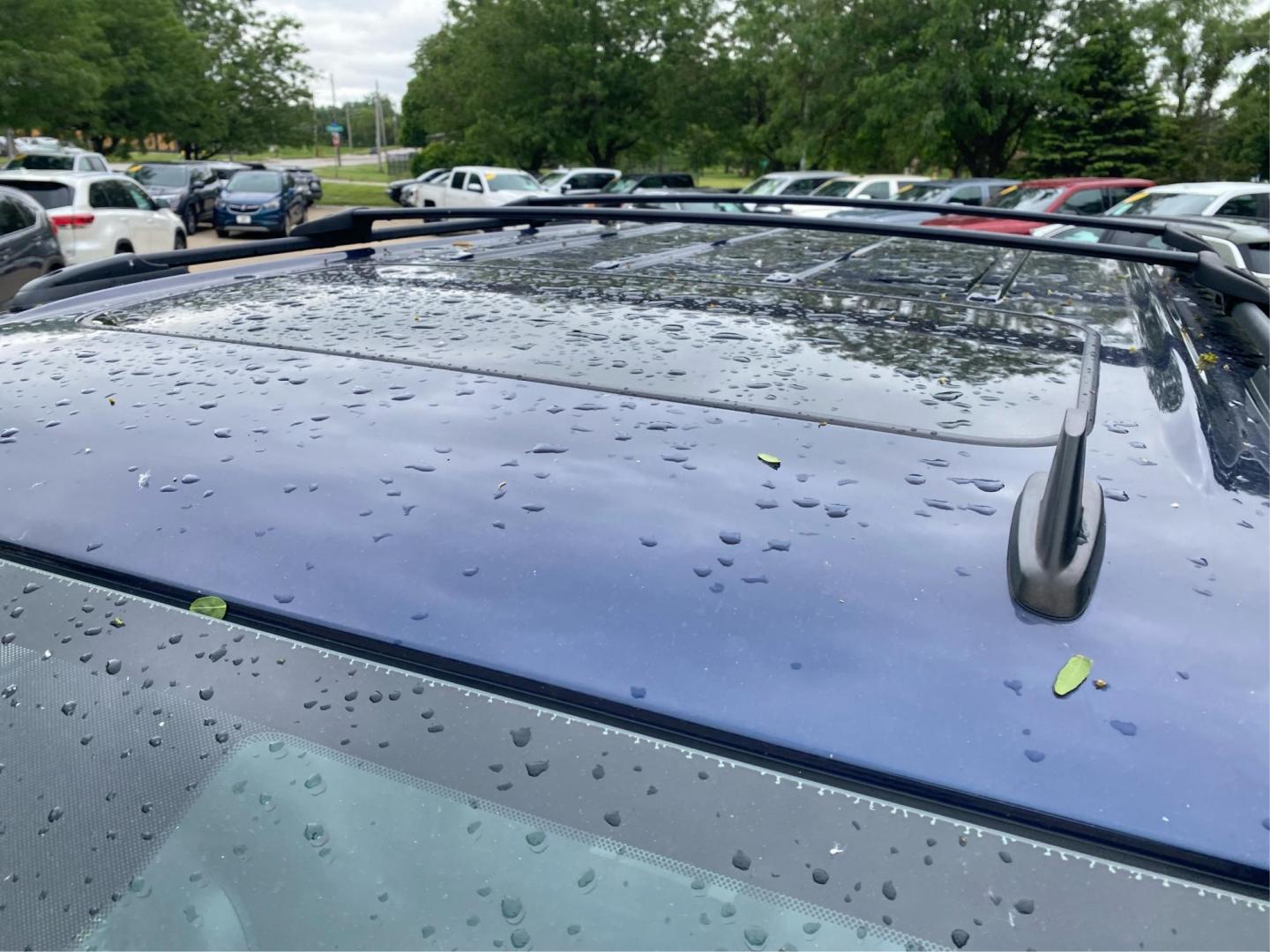 2011 BLUE CHEVROLET AVALANCHE LTZ (3GNTKGE38BG) with an 5.3L engine, Automatic transmission, located at 908 SE 14th Street, Des Moines, IA, 50317, (515) 281-0330, 41.580303, -93.597046 - Photo#11