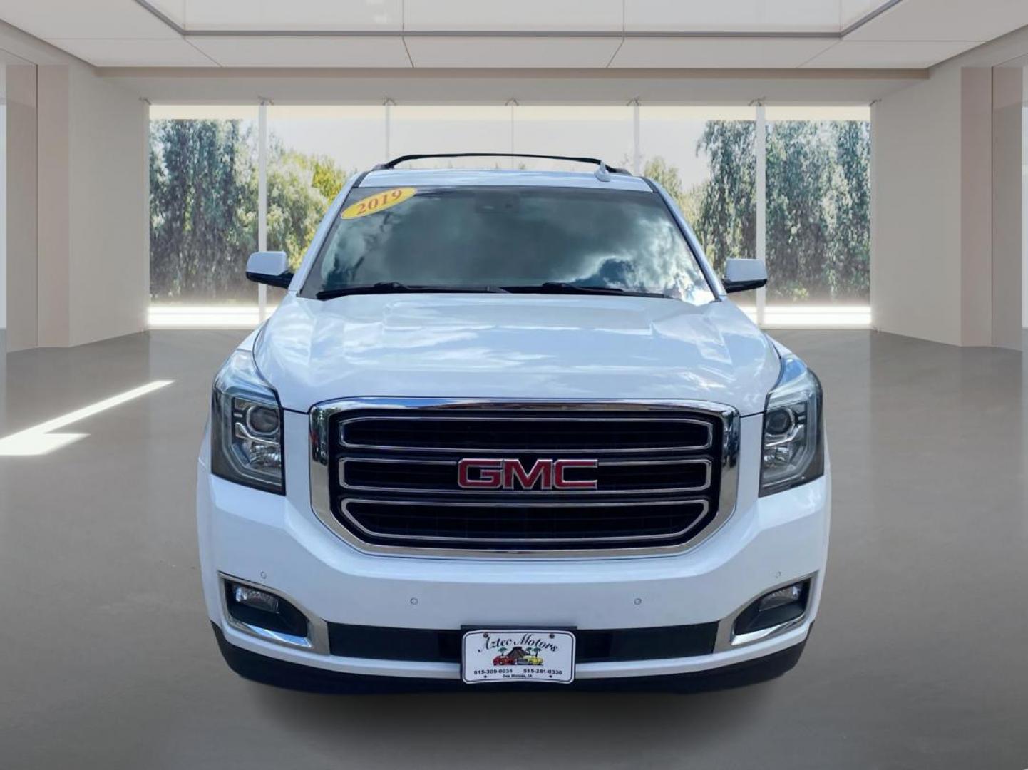 2019 WHITE GMC YUKON XL 1500 SLT (1GKS2GKC4KR) with an 5.3L engine, Automatic transmission, located at 908 SE 14th Street, Des Moines, IA, 50317, (515) 281-0330, 41.580303, -93.597046 - Photo#6