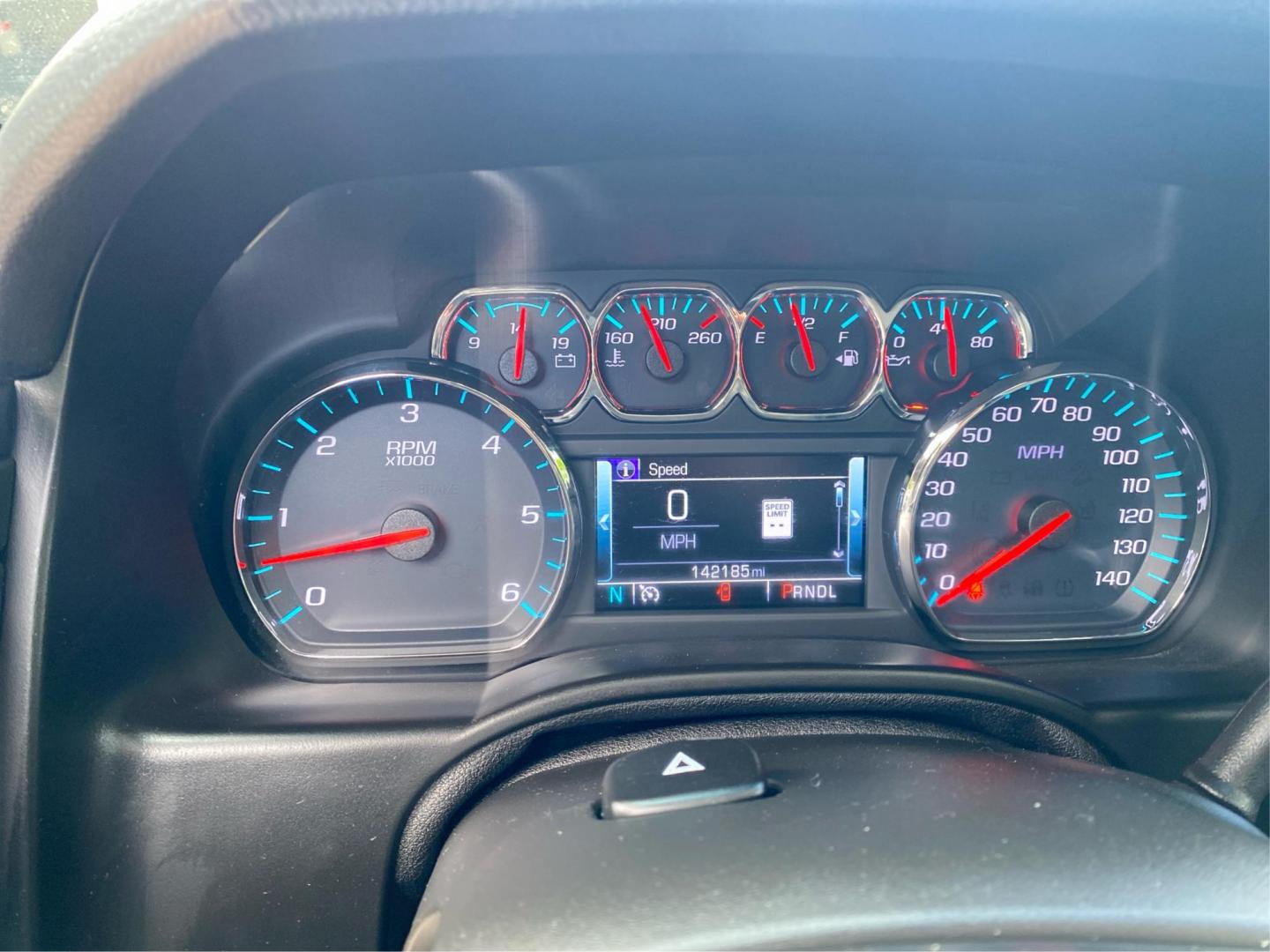 2019 WHITE GMC YUKON XL 1500 SLT (1GKS2GKC4KR) with an 5.3L engine, Automatic transmission, located at 908 SE 14th Street, Des Moines, IA, 50317, (515) 281-0330, 41.580303, -93.597046 - Photo#15
