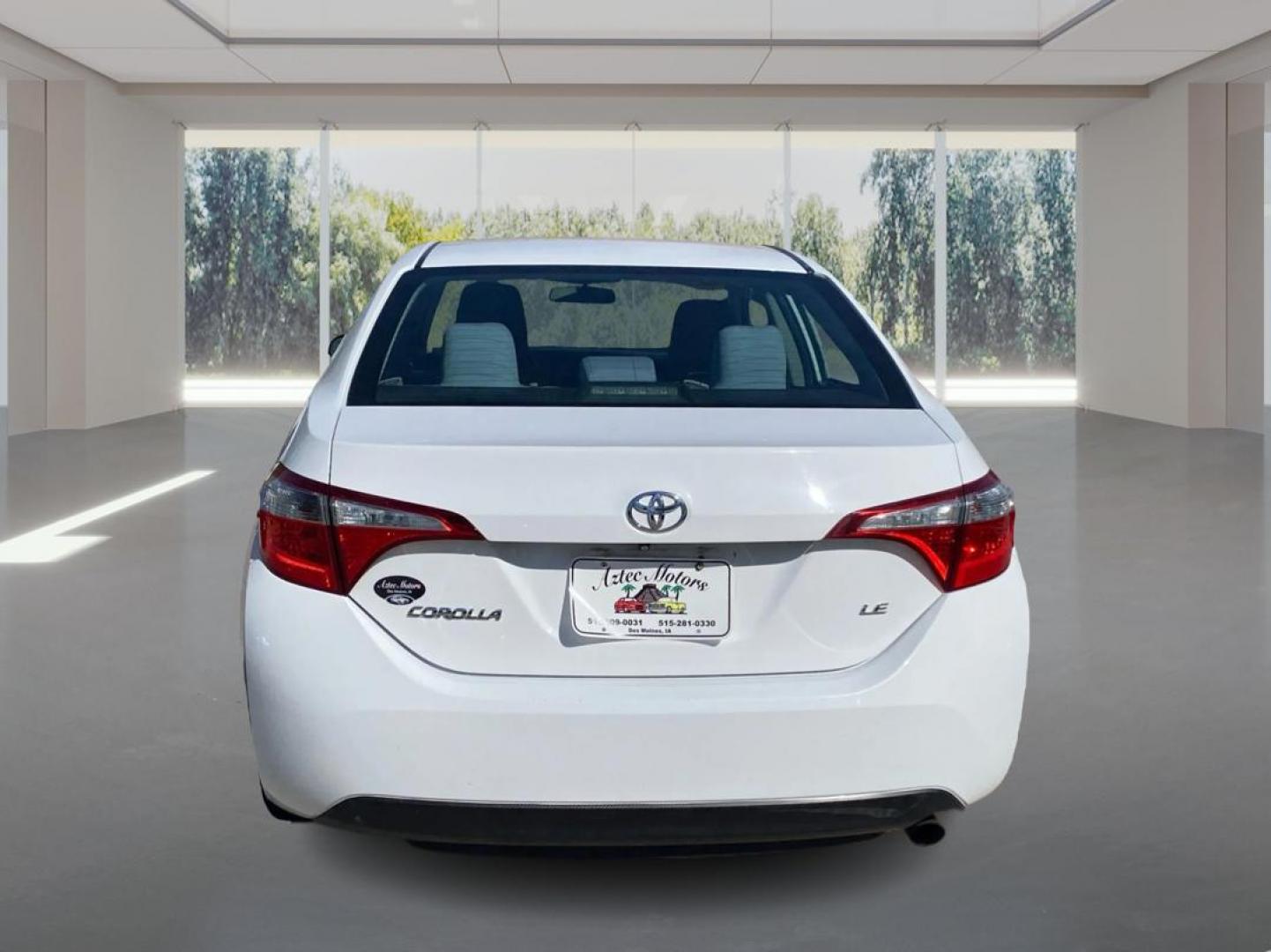2015 WHITE TOYOTA COROLLA LE (2T1BURHE0FC) with an 1.8L engine, Automatic transmission, located at 908 SE 14th Street, Des Moines, IA, 50317, (515) 281-0330, 41.580303, -93.597046 - Photo#3