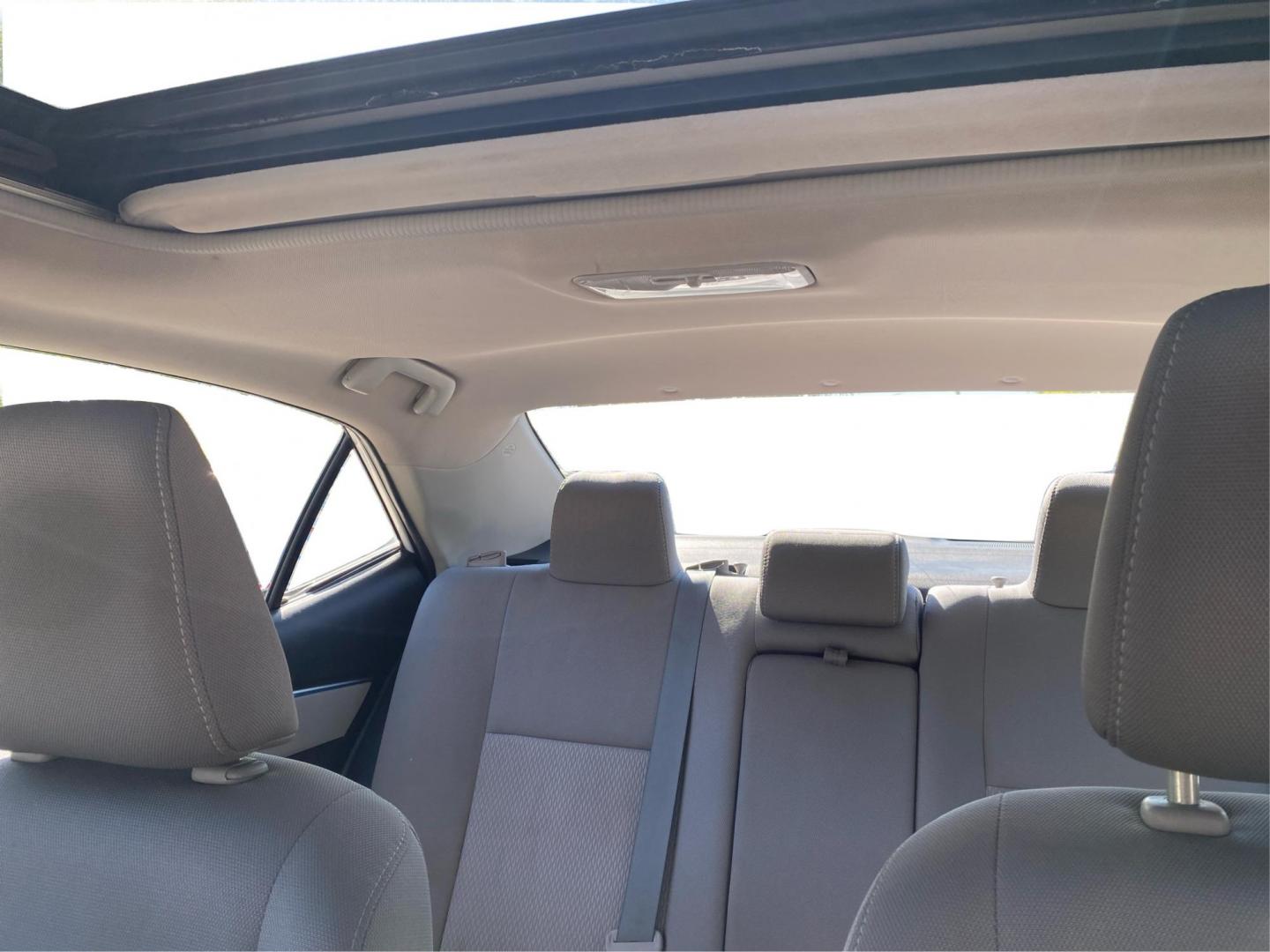 2015 WHITE TOYOTA COROLLA LE (2T1BURHE0FC) with an 1.8L engine, Automatic transmission, located at 908 SE 14th Street, Des Moines, IA, 50317, (515) 281-0330, 41.580303, -93.597046 - Photo#14