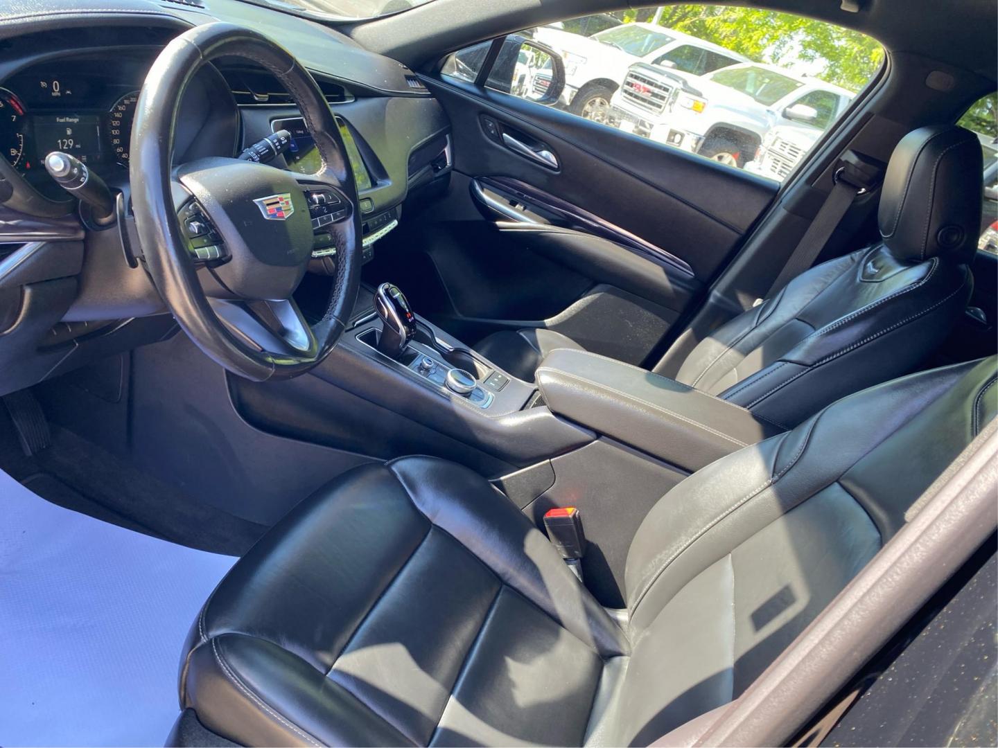 2023 BLACK CADILLAC XT4 LUXURY (1GYFZBR44PF) with an 2.0L engine, Automatic transmission, located at 908 SE 14th Street, Des Moines, IA, 50317, (515) 281-0330, 41.580303, -93.597046 - Photo#8