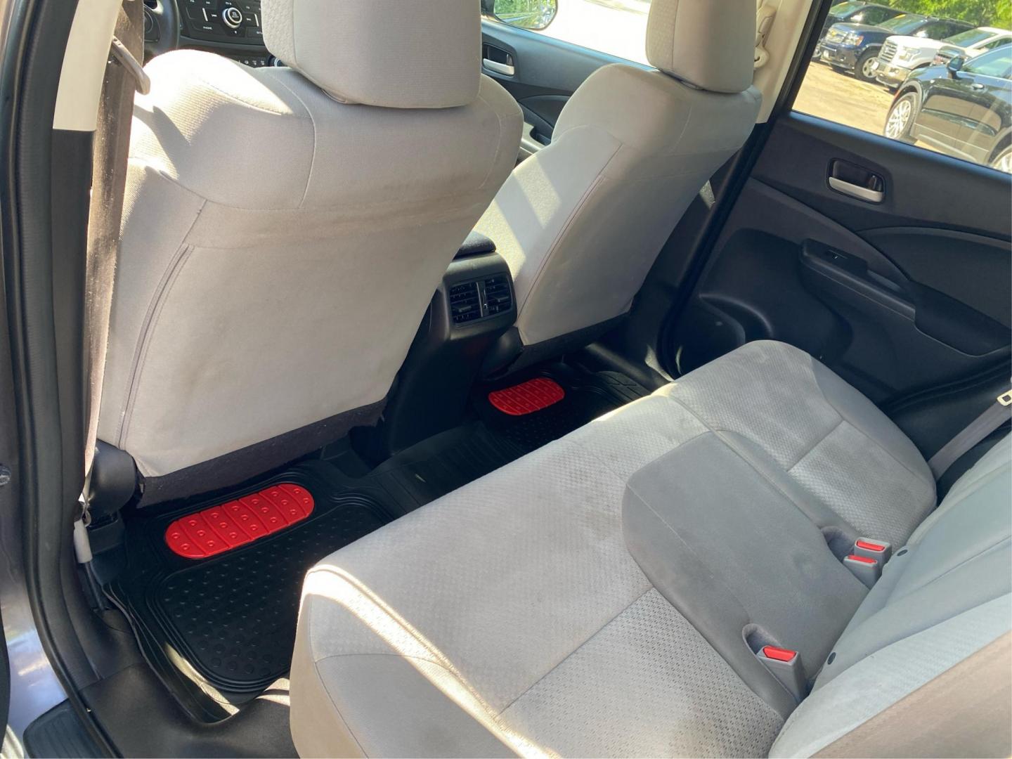 2016 GRAY HONDA CR-V SE (5J6RM4H47GL) with an 2.4L engine, Continuously Variable transmission, located at 908 SE 14th Street, Des Moines, IA, 50317, (515) 281-0330, 41.580303, -93.597046 - Photo#9