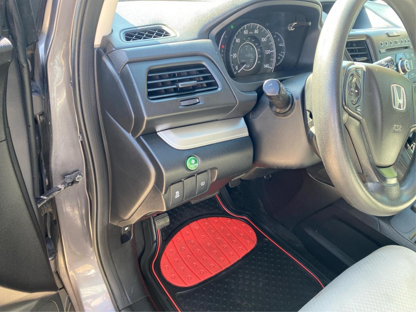 2016 GRAY HONDA CR-V SE (5J6RM4H47GL) with an 2.4L engine, Continuously Variable transmission, located at 908 SE 14th Street, Des Moines, IA, 50317, (515) 281-0330, 41.580303, -93.597046 - Photo#17