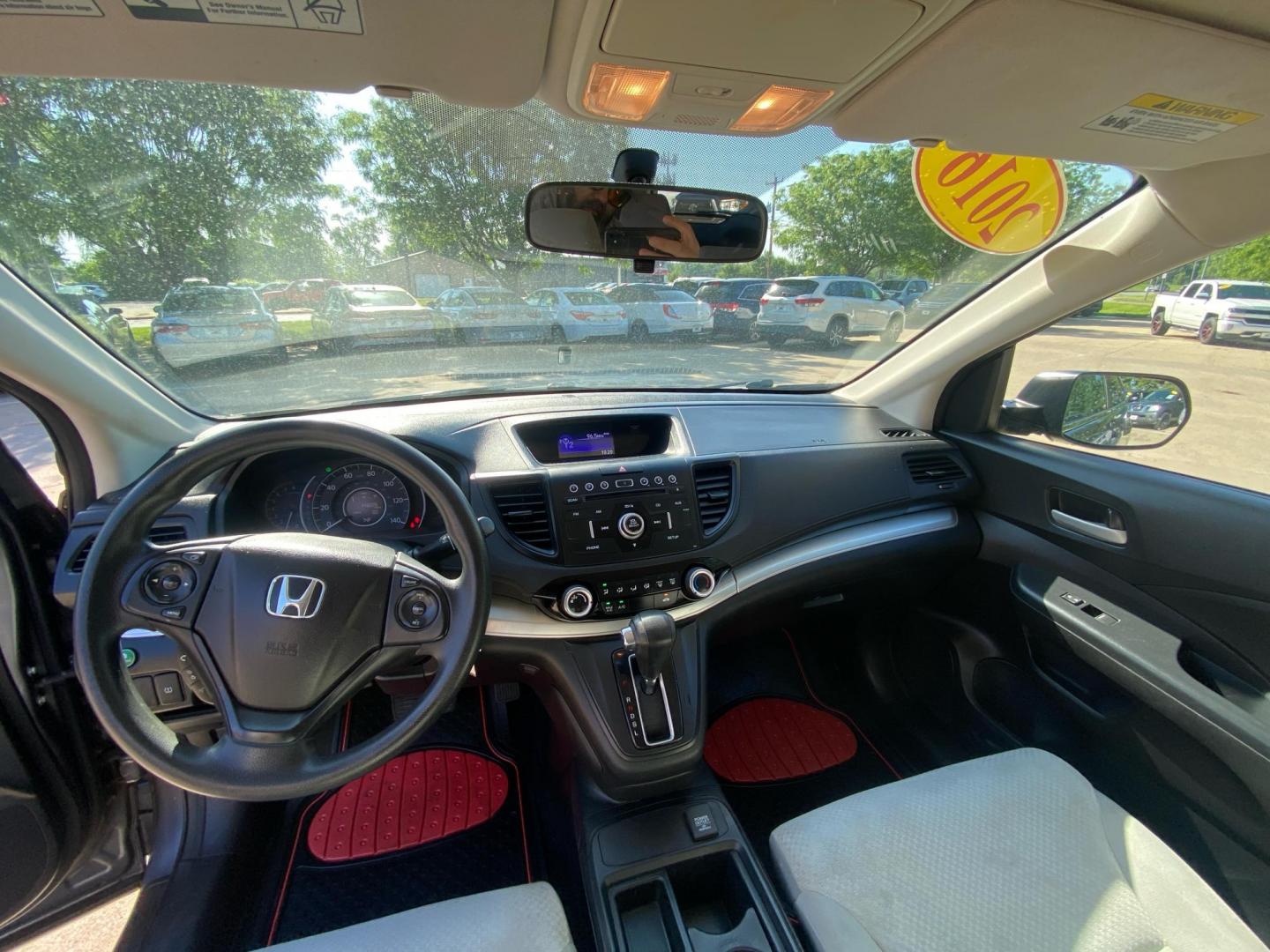 2016 GRAY HONDA CR-V SE (5J6RM4H47GL) with an 2.4L engine, Continuously Variable transmission, located at 908 SE 14th Street, Des Moines, IA, 50317, (515) 281-0330, 41.580303, -93.597046 - Photo#21