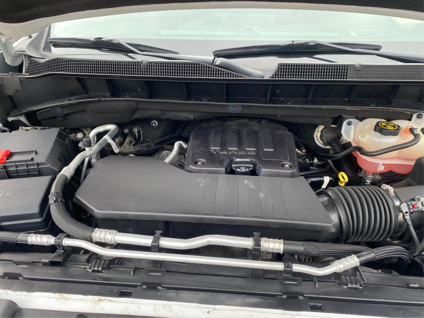 2022 WHITE CHEVROLET SILVERADO 1500 CUSTOM (1GCPDBEK4NZ) with an 2.7L engine, Automatic transmission, located at 908 SE 14th Street, Des Moines, IA, 50317, (515) 281-0330, 41.580303, -93.597046- Photo#10