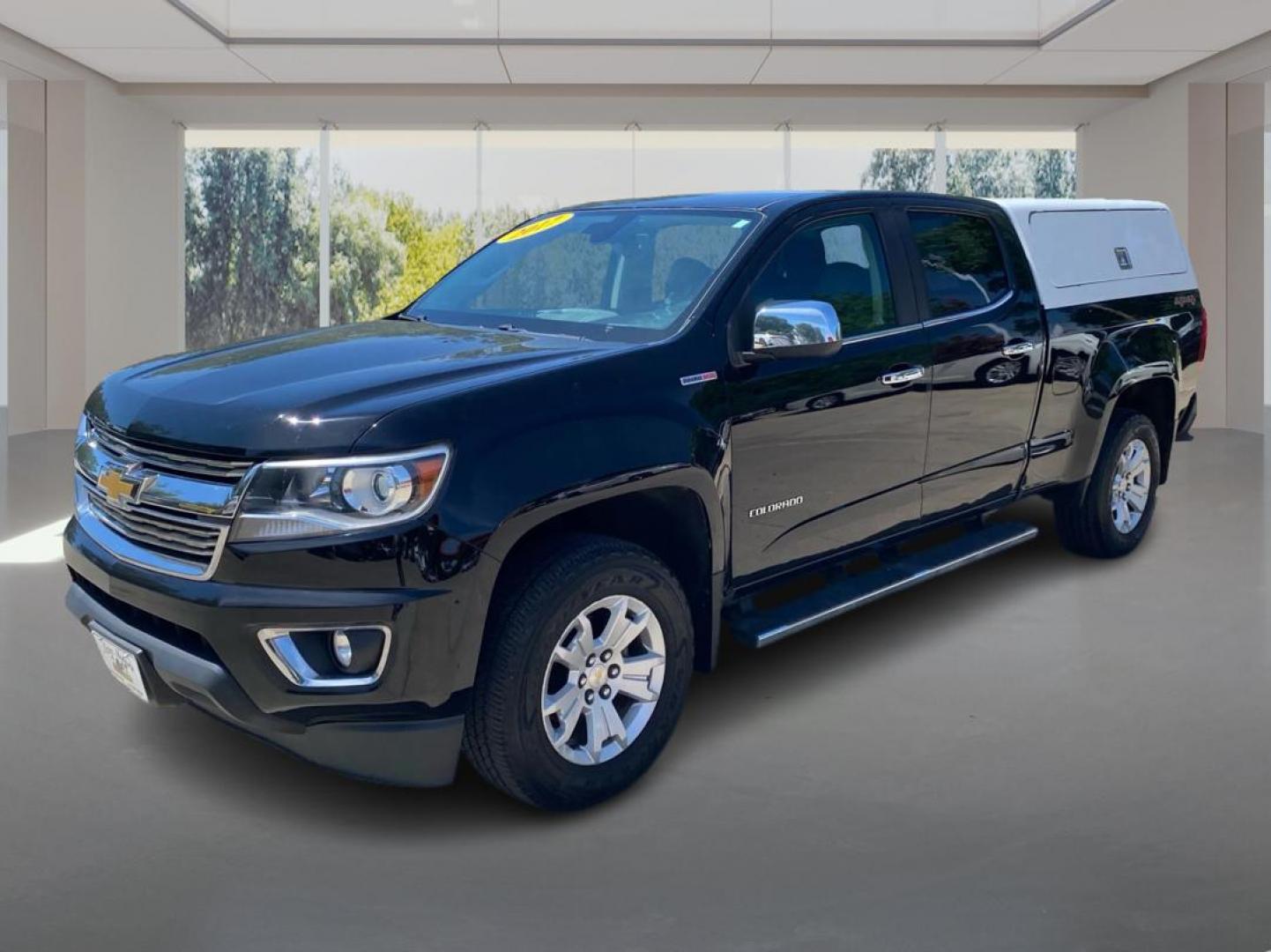 2017 BLACK CHEVROLET COLORADO LT (1GCPTCE1XH1) with an 2.8L engine, Automatic transmission, located at 908 SE 14th Street, Des Moines, IA, 50317, (515) 281-0330, 41.580303, -93.597046- Photo#7