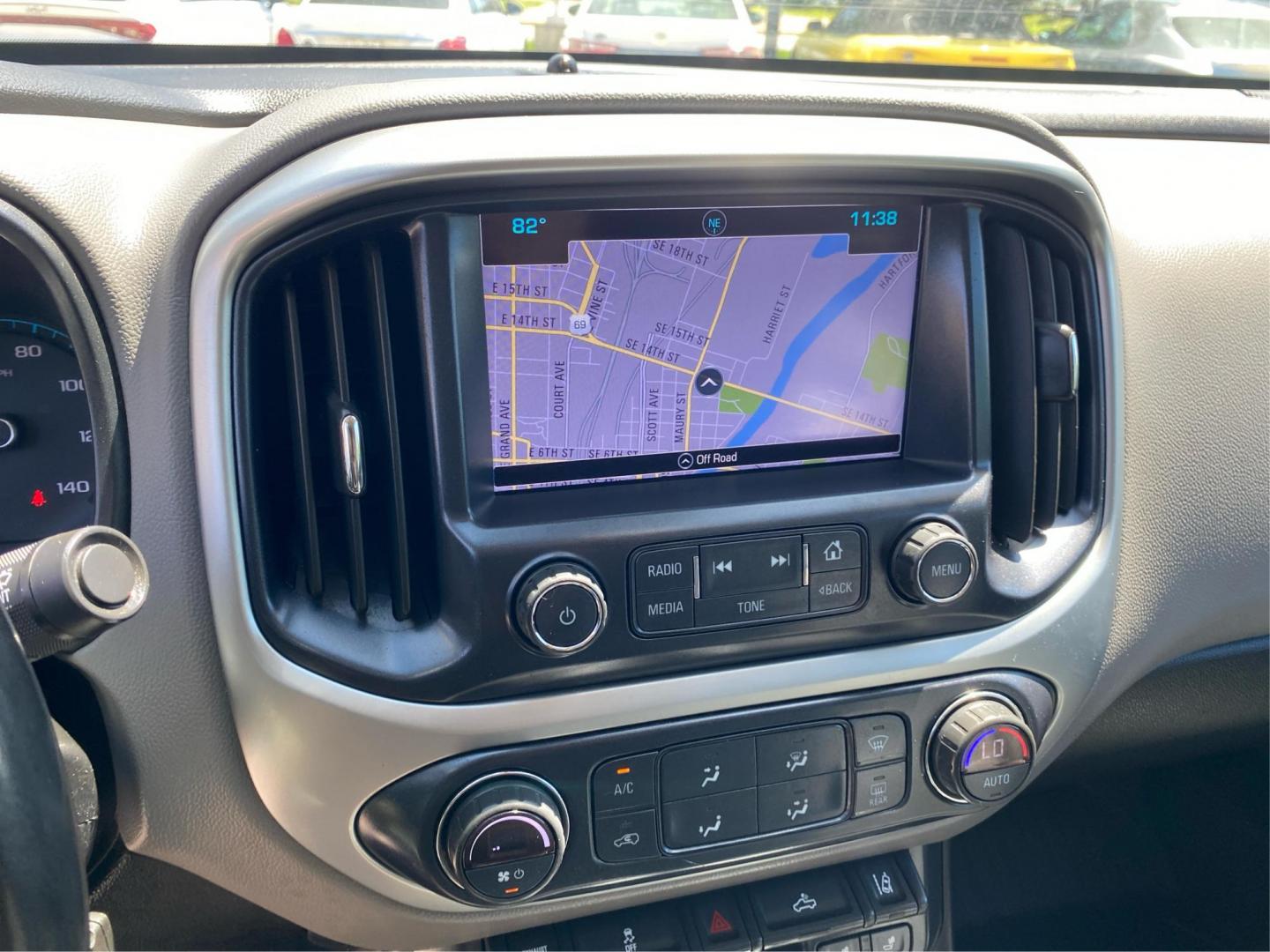 2017 BLACK CHEVROLET COLORADO LT (1GCPTCE1XH1) with an 2.8L engine, Automatic transmission, located at 908 SE 14th Street, Des Moines, IA, 50317, (515) 281-0330, 41.580303, -93.597046- Photo#13