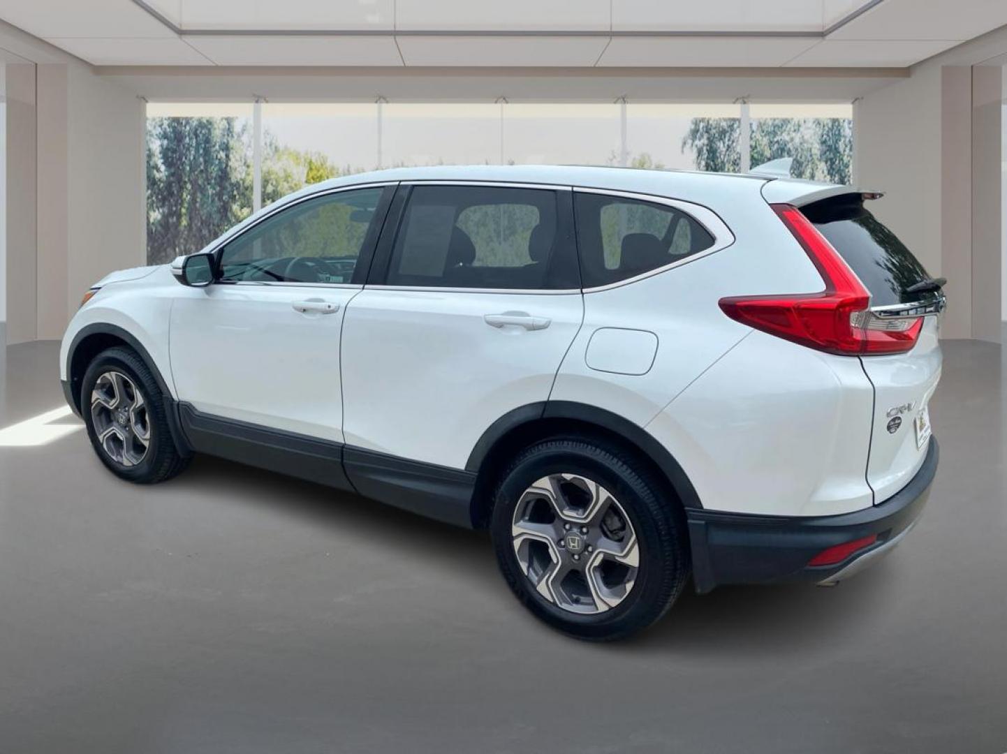 2019 WHITE HONDA CR-V EX (7FARW2H53KE) with an 1.5L engine, Continuously Variable transmission, located at 908 SE 14th Street, Des Moines, IA, 50317, (515) 281-0330, 41.580303, -93.597046 - Photo#4