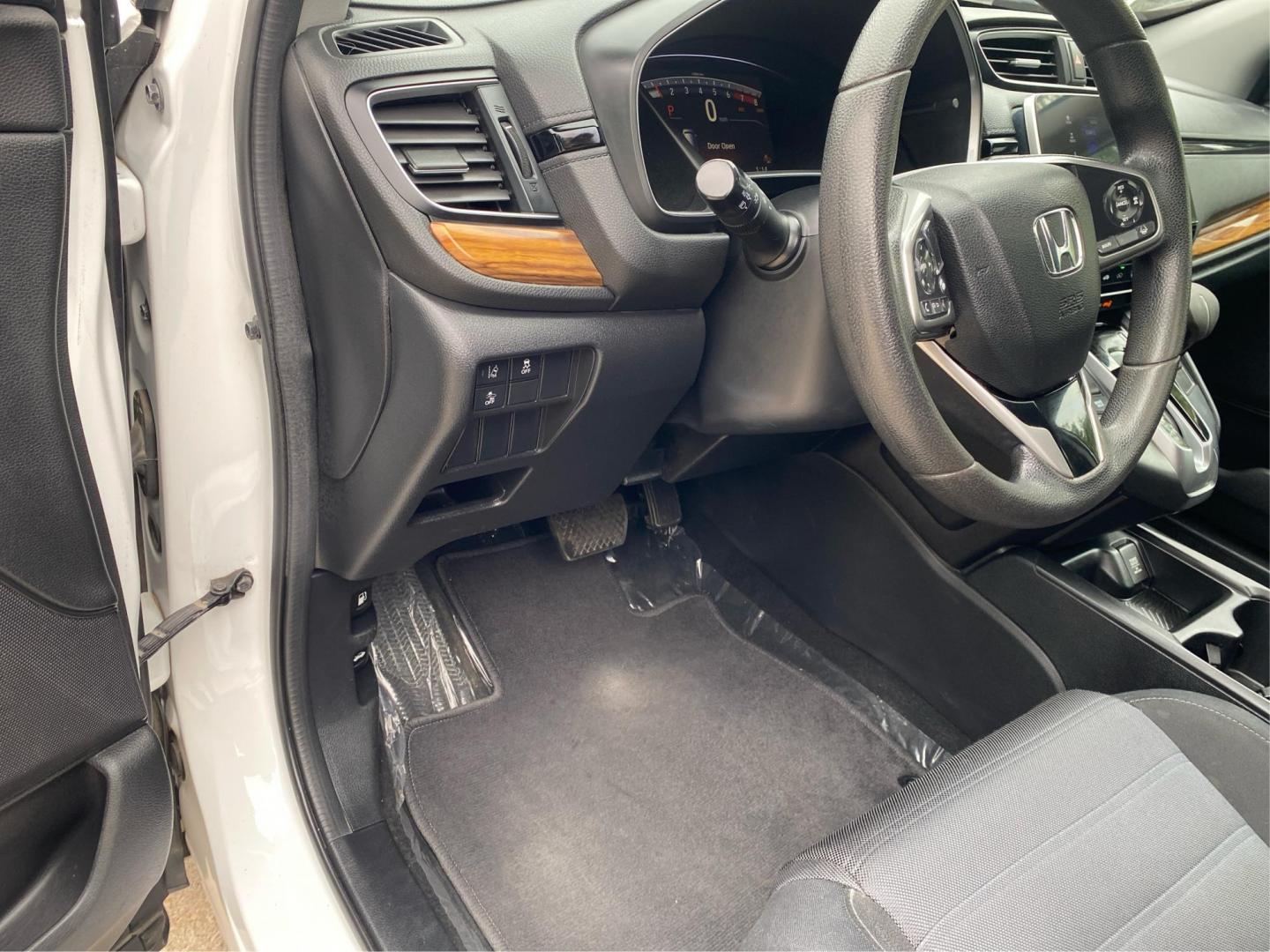 2019 WHITE HONDA CR-V EX (7FARW2H53KE) with an 1.5L engine, Continuously Variable transmission, located at 908 SE 14th Street, Des Moines, IA, 50317, (515) 281-0330, 41.580303, -93.597046 - Photo#17
