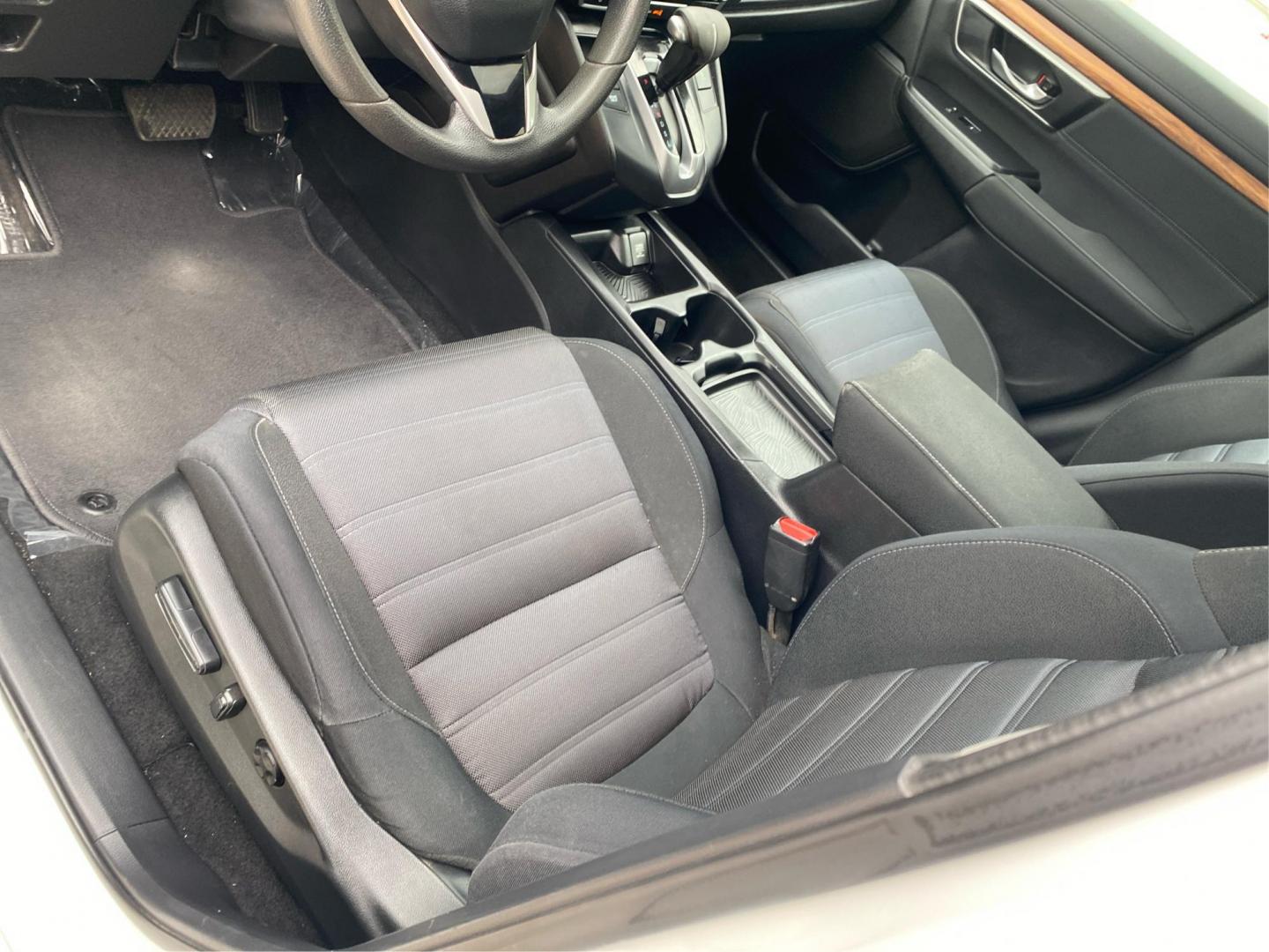 2019 WHITE HONDA CR-V EX (7FARW2H53KE) with an 1.5L engine, Continuously Variable transmission, located at 908 SE 14th Street, Des Moines, IA, 50317, (515) 281-0330, 41.580303, -93.597046 - Photo#18