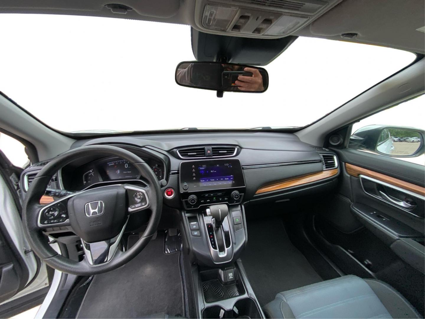 2019 WHITE HONDA CR-V EX (7FARW2H53KE) with an 1.5L engine, Continuously Variable transmission, located at 908 SE 14th Street, Des Moines, IA, 50317, (515) 281-0330, 41.580303, -93.597046 - Photo#22