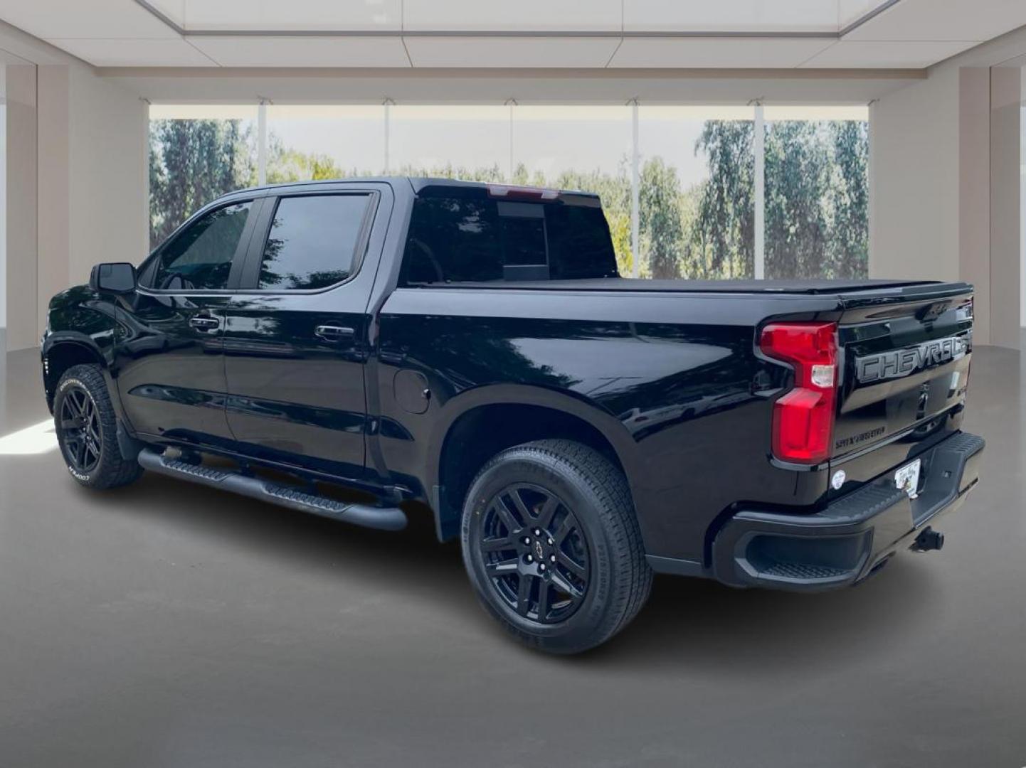 2023 BLACK CHEVROLET SILVERADO 1500 RST (1GCUDEED8PZ) with an 5.3L engine, Automatic transmission, located at 908 SE 14th Street, Des Moines, IA, 50317, (515) 281-0330, 41.580303, -93.597046 - Photo#4