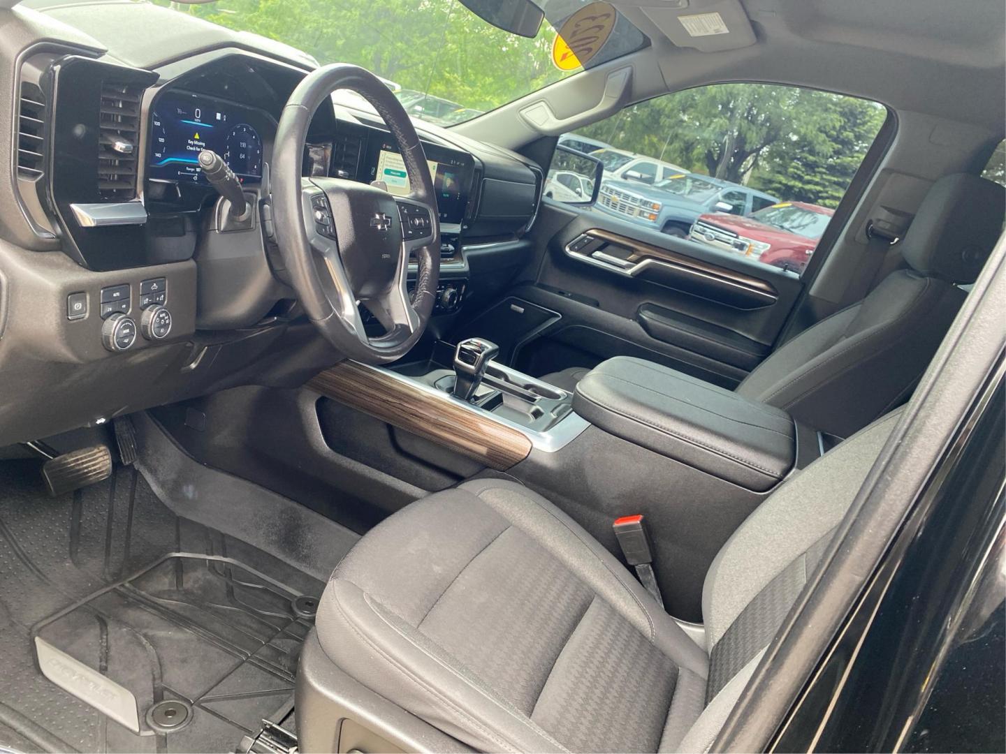 2023 BLACK CHEVROLET SILVERADO 1500 RST (1GCUDEED8PZ) with an 5.3L engine, Automatic transmission, located at 908 SE 14th Street, Des Moines, IA, 50317, (515) 281-0330, 41.580303, -93.597046 - Photo#8