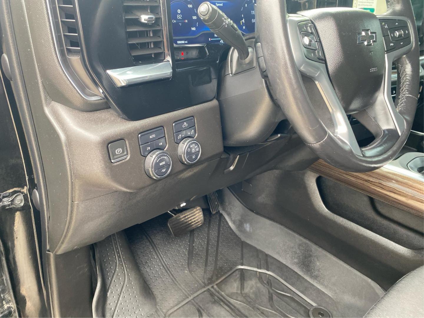 2023 BLACK CHEVROLET SILVERADO 1500 RST (1GCUDEED8PZ) with an 5.3L engine, Automatic transmission, located at 908 SE 14th Street, Des Moines, IA, 50317, (515) 281-0330, 41.580303, -93.597046 - Photo#16