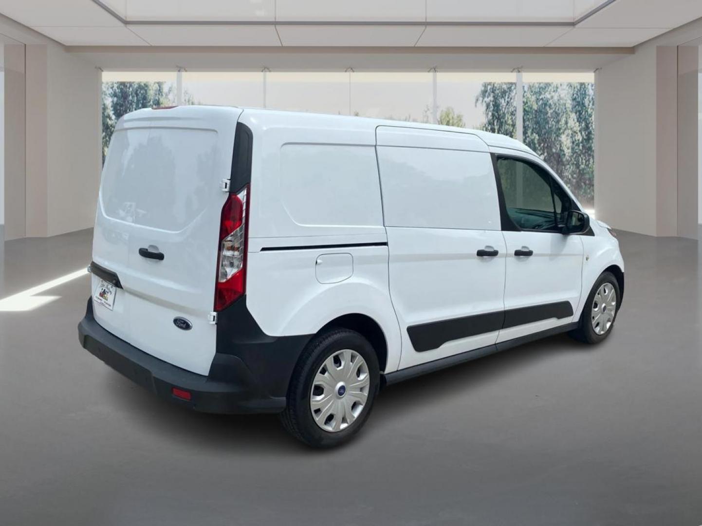 2019 WHITE FORD TRANSIT CONNECT XL (NM0LS7E7XK1) with an 2.5L engine, Automatic transmission, located at 908 SE 14th Street, Des Moines, IA, 50317, (515) 281-0330, 41.580303, -93.597046- Photo#2