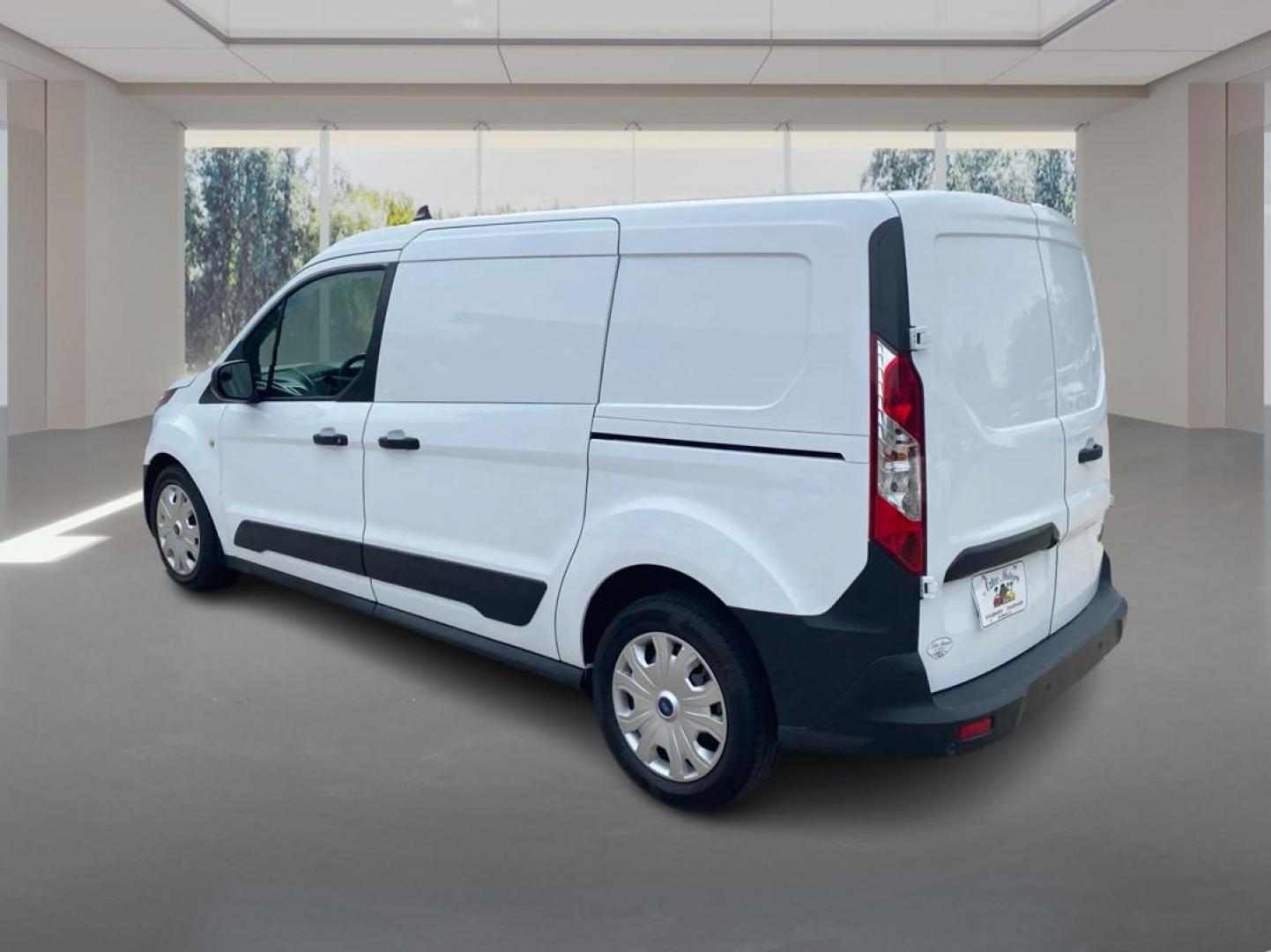 2019 WHITE FORD TRANSIT CONNECT XL (NM0LS7E7XK1) with an 2.5L engine, Automatic transmission, located at 908 SE 14th Street, Des Moines, IA, 50317, (515) 281-0330, 41.580303, -93.597046- Photo#4