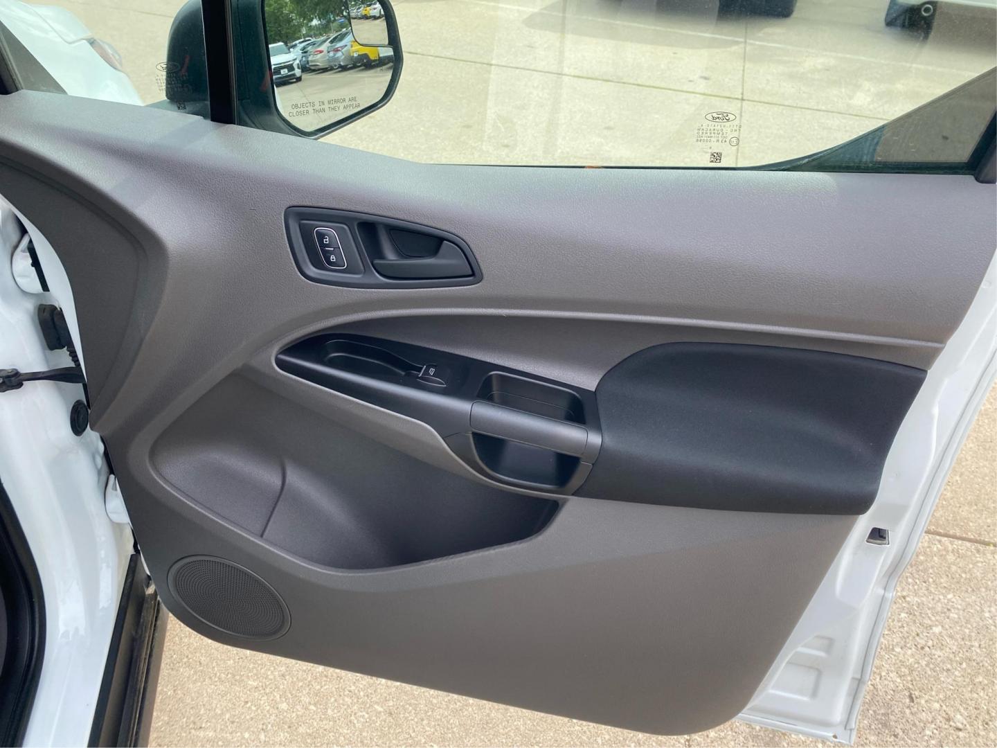 2019 WHITE FORD TRANSIT CONNECT XL (NM0LS7E7XK1) with an 2.5L engine, Automatic transmission, located at 908 SE 14th Street, Des Moines, IA, 50317, (515) 281-0330, 41.580303, -93.597046- Photo#18