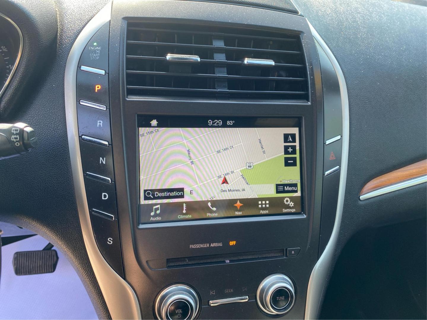 2016 SILVER LINCOLN MKC RESERVE (5LMCJ3D90GU) with an 2.0L engine, Automatic transmission, located at 908 SE 14th Street, Des Moines, IA, 50317, (515) 281-0330, 41.580303, -93.597046 - Photo#13