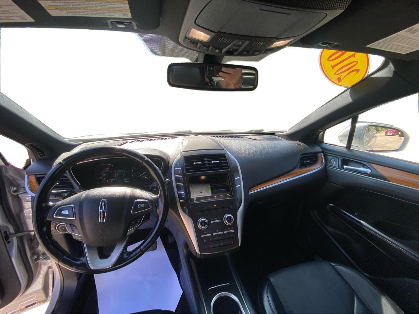 2016 SILVER LINCOLN MKC RESERVE (5LMCJ3D90GU) with an 2.0L engine, Automatic transmission, located at 908 SE 14th Street, Des Moines, IA, 50317, (515) 281-0330, 41.580303, -93.597046 - Photo#22