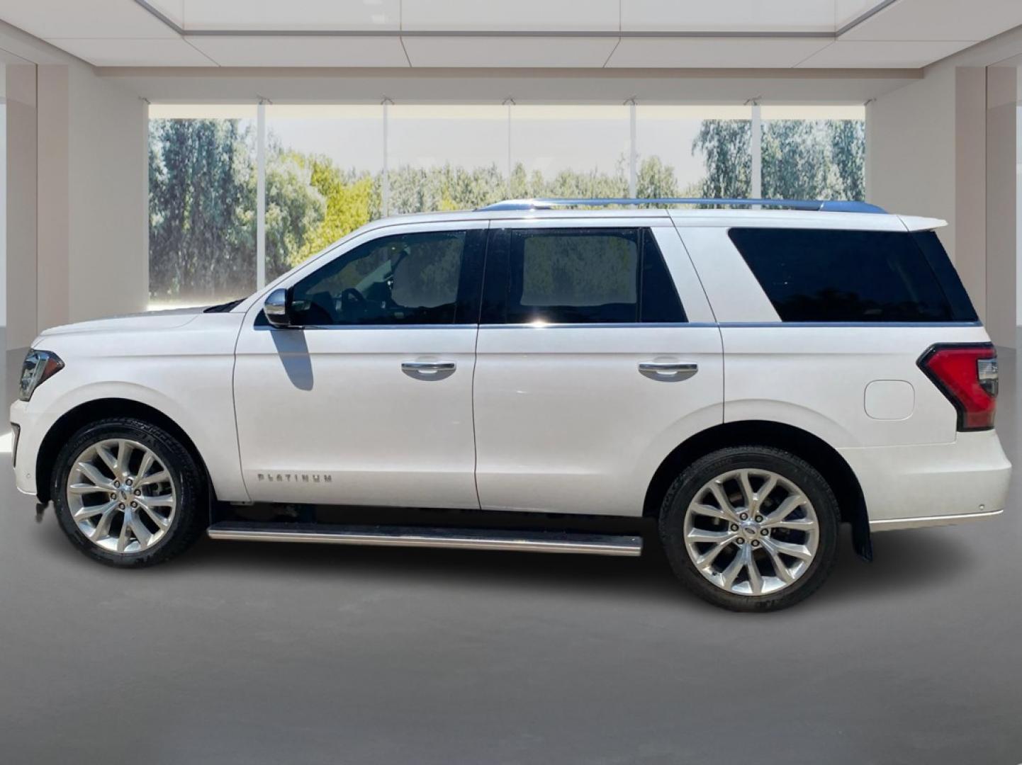 2019 WHITE FORD EXPEDITION PLATINUM (1FMJU1MT5KE) with an 3.5L engine, Automatic transmission, located at 908 SE 14th Street, Des Moines, IA, 50317, (515) 281-0330, 41.580303, -93.597046- Photo#5