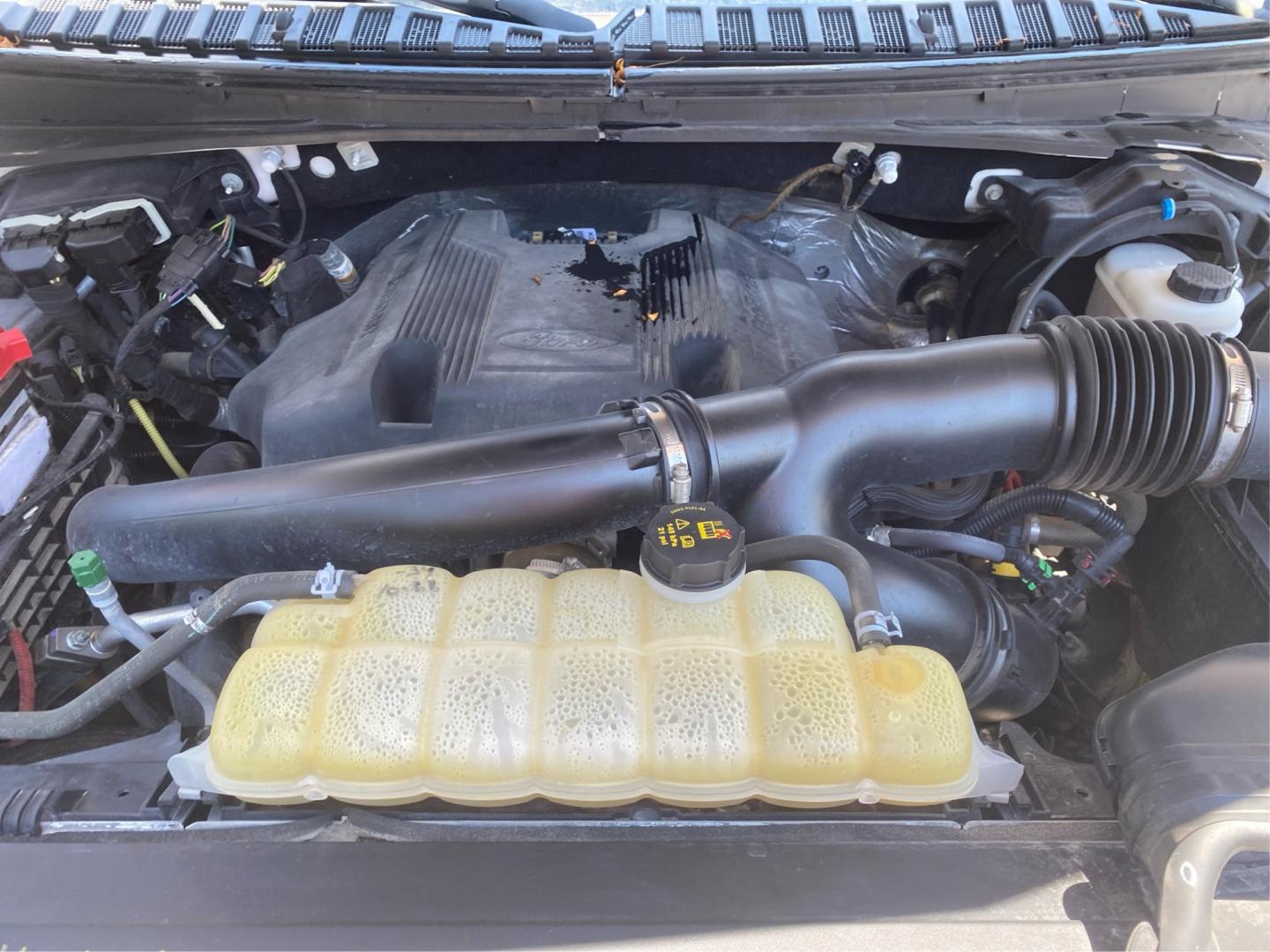 2019 WHITE FORD EXPEDITION PLATINUM (1FMJU1MT5KE) with an 3.5L engine, Automatic transmission, located at 908 SE 14th Street, Des Moines, IA, 50317, (515) 281-0330, 41.580303, -93.597046- Photo#10
