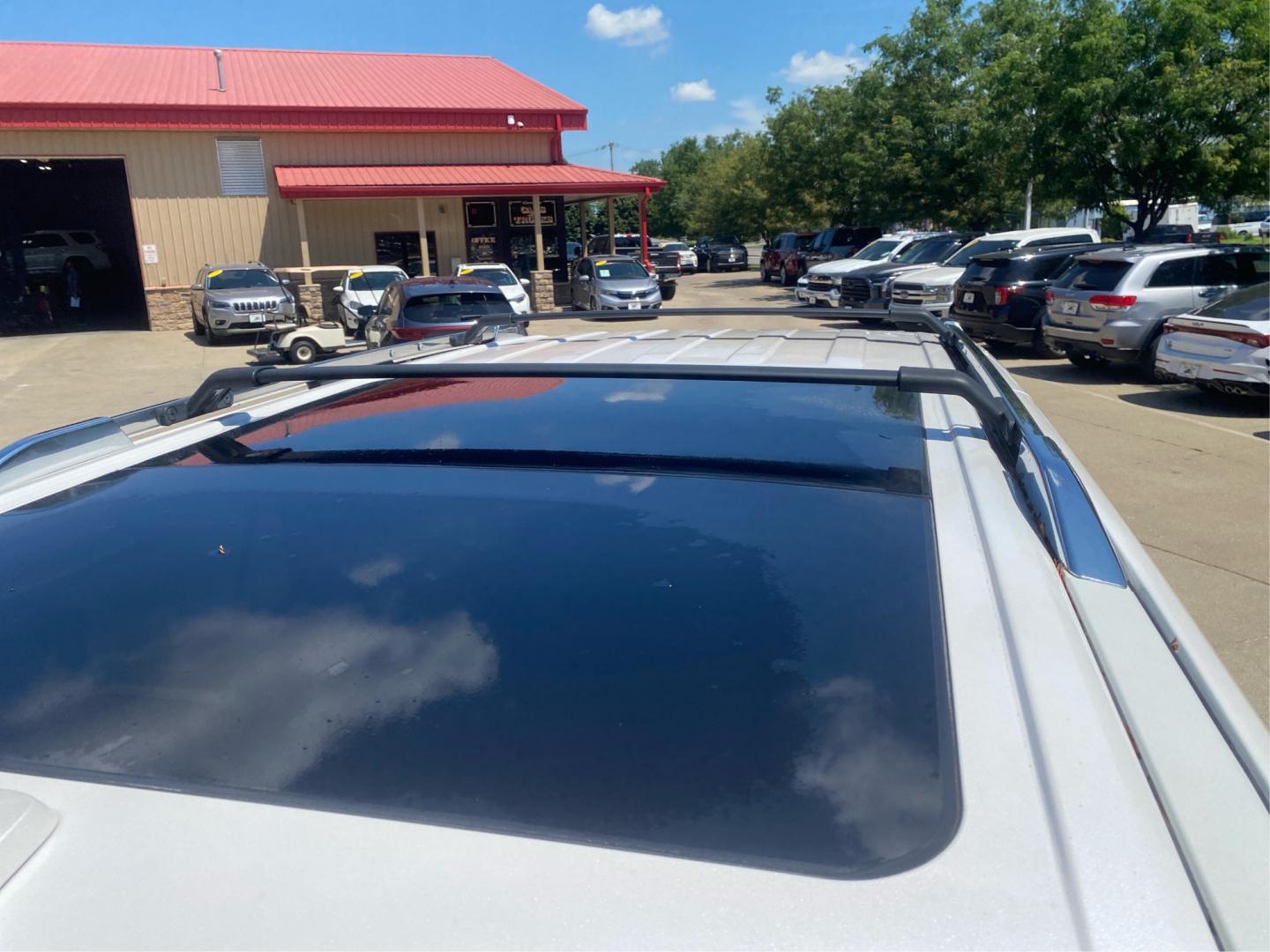 2019 WHITE FORD EXPEDITION PLATINUM (1FMJU1MT5KE) with an 3.5L engine, Automatic transmission, located at 908 SE 14th Street, Des Moines, IA, 50317, (515) 281-0330, 41.580303, -93.597046- Photo#11