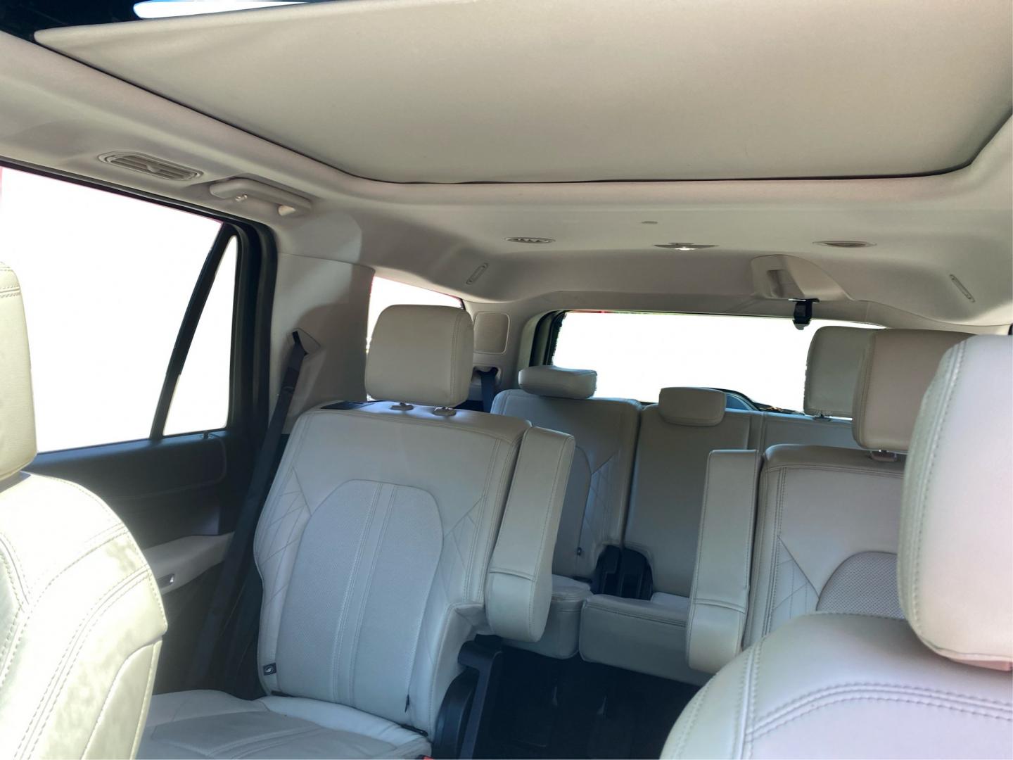 2019 WHITE FORD EXPEDITION PLATINUM (1FMJU1MT5KE) with an 3.5L engine, Automatic transmission, located at 908 SE 14th Street, Des Moines, IA, 50317, (515) 281-0330, 41.580303, -93.597046- Photo#14