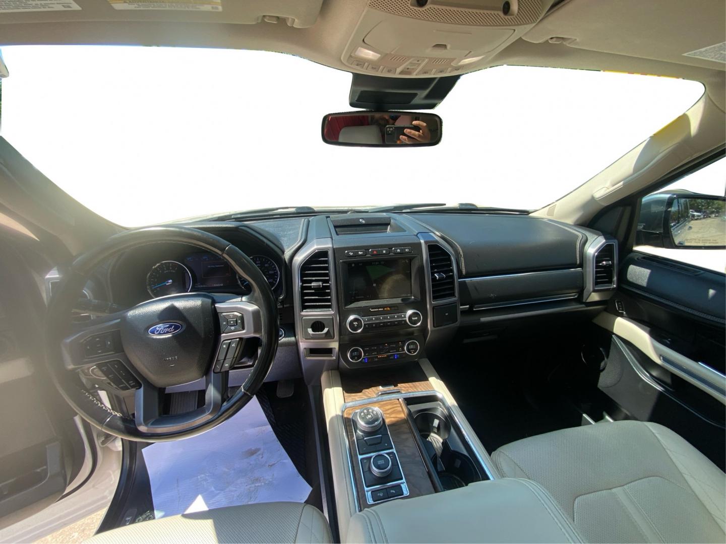 2019 WHITE FORD EXPEDITION PLATINUM (1FMJU1MT5KE) with an 3.5L engine, Automatic transmission, located at 908 SE 14th Street, Des Moines, IA, 50317, (515) 281-0330, 41.580303, -93.597046- Photo#22