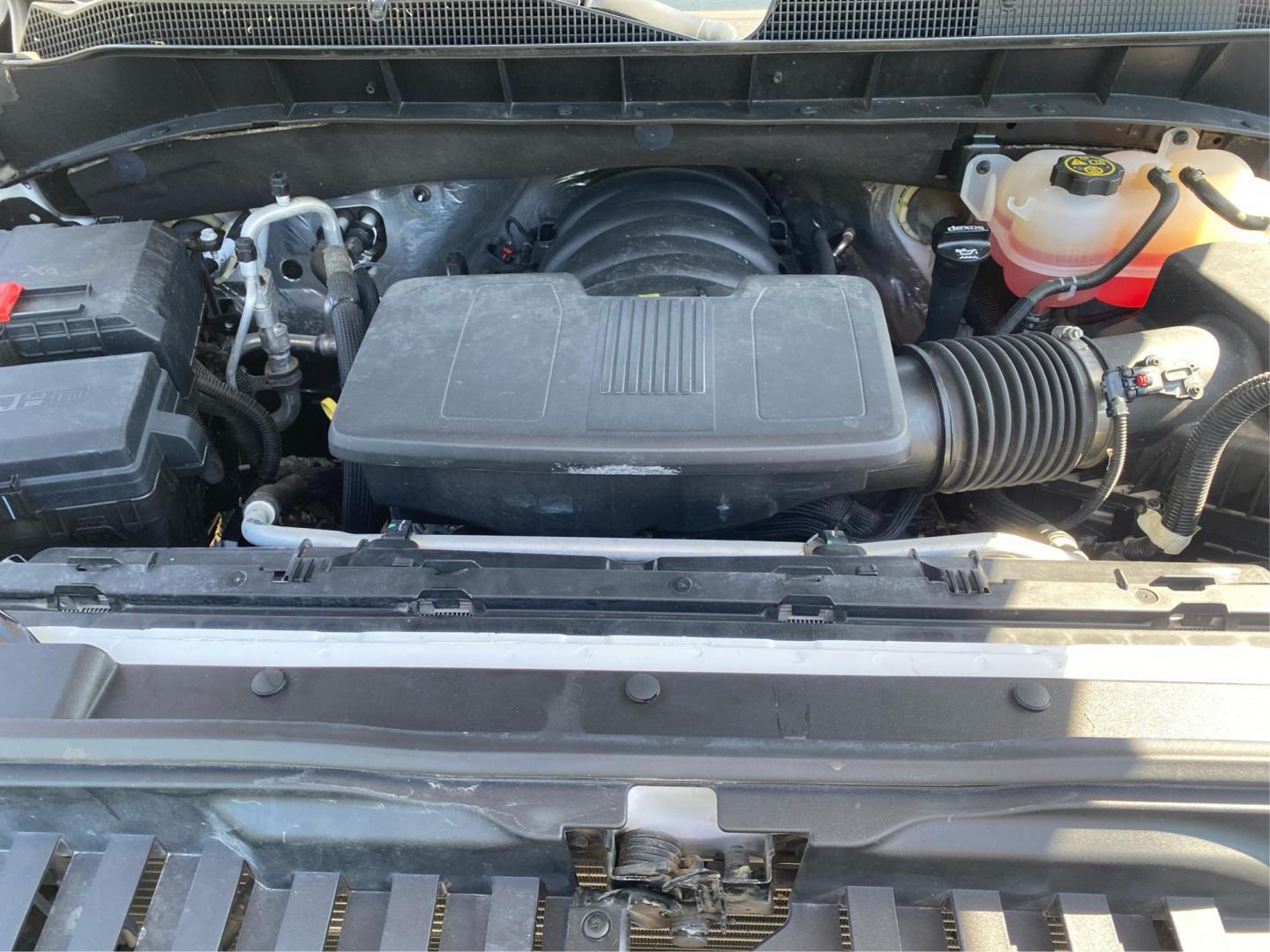 2022 WHITE CHEVROLET SILVERADO 1500 HIGH COUNTRY (1GCUDJEDXNZ) with an 5.3L engine, Automatic transmission, located at 908 SE 14th Street, Des Moines, IA, 50317, (515) 281-0330, 41.580303, -93.597046- Photo#10