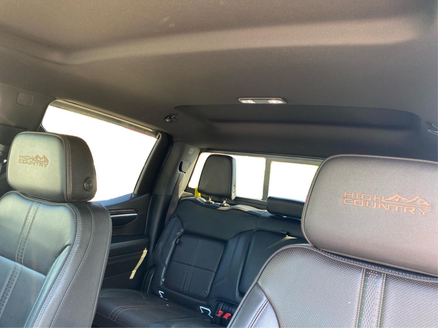 2022 WHITE CHEVROLET SILVERADO 1500 HIGH COUNTRY (1GCUDJEDXNZ) with an 5.3L engine, Automatic transmission, located at 908 SE 14th Street, Des Moines, IA, 50317, (515) 281-0330, 41.580303, -93.597046- Photo#13