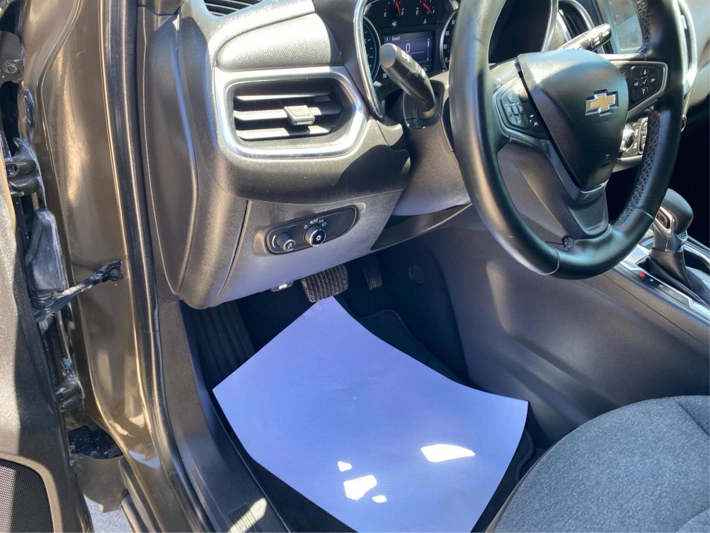 2023 BROWN CHEVROLET EQUINOX LT (3GNAXUEG5PL) with an 1.5L engine, Automatic transmission, located at 908 SE 14th Street, Des Moines, IA, 50317, (515) 281-0330, 41.580303, -93.597046 - Photo#17