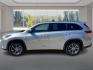 2018 SILVER TOYOTA HIGHLANDER XLE (5TDJZRFH1JS) with an 3.5L engine, Automatic transmission, located at 908 SE 14th Street, Des Moines, IA, 50317, (515) 281-0330, 41.580303, -93.597046 - Photo#5