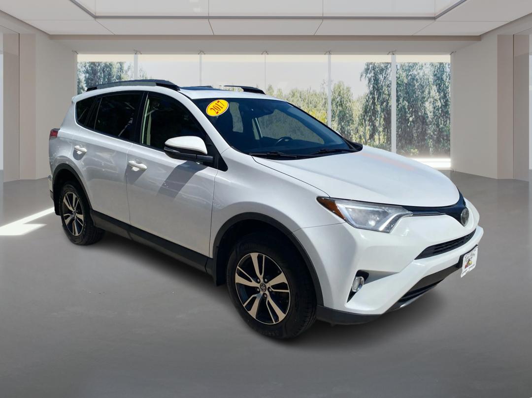 photo of 2017 TOYOTA RAV4 XLE